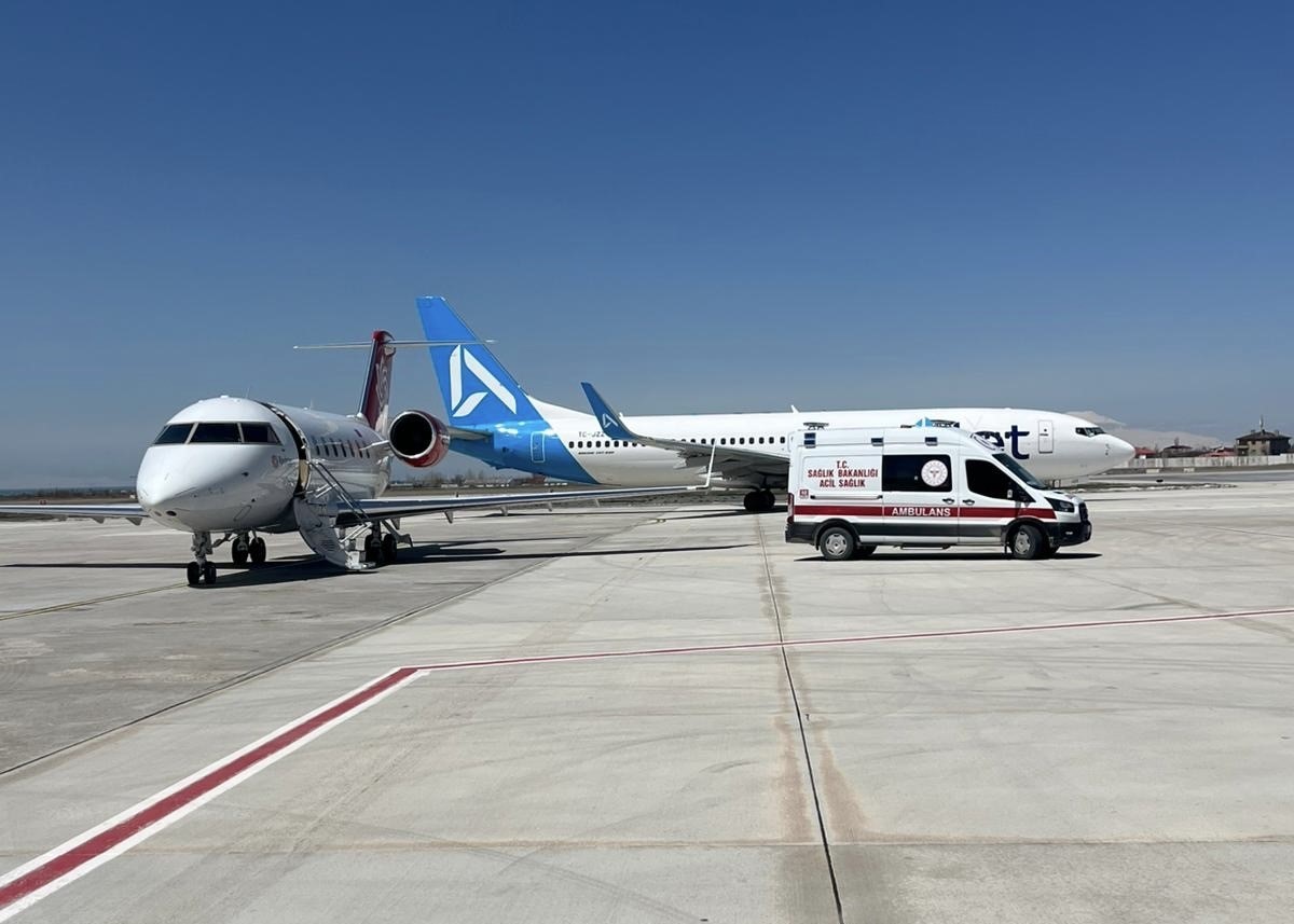 Vanlı iki çocuk için ambulans uçak havalandı
?v=1