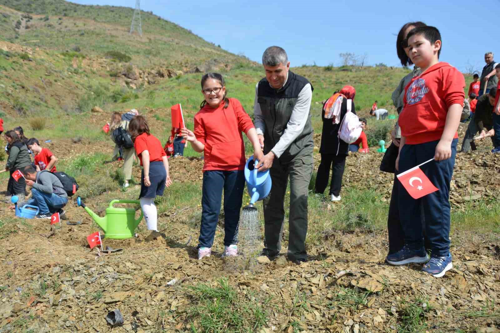 TBMM’nin 106. yılında 106 fidan toprakla buluştu
?v=1