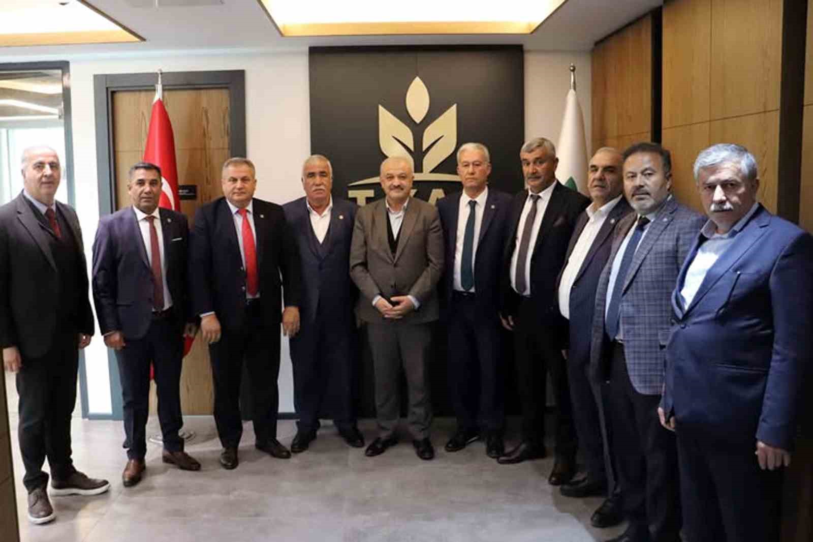 Altun’dan TYAB Başkanı Olgun’a ziyaret
?v=1