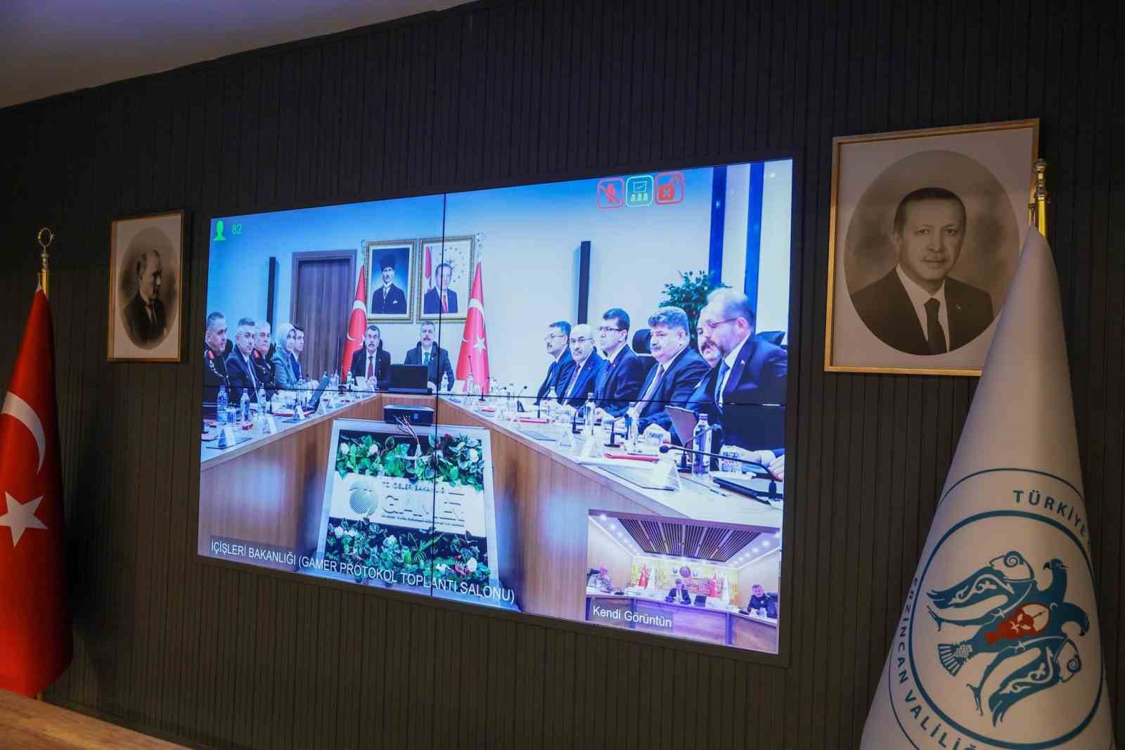 81 il valisinin katılımıyla okul güvenliği toplantısı yapıldı
?v=1