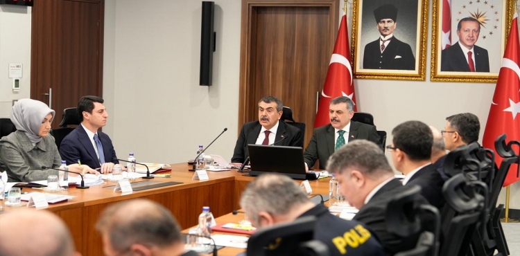 Okullarda erken uyarı ve erken müdahale mekanizmaları güçlendirilecek?v=1