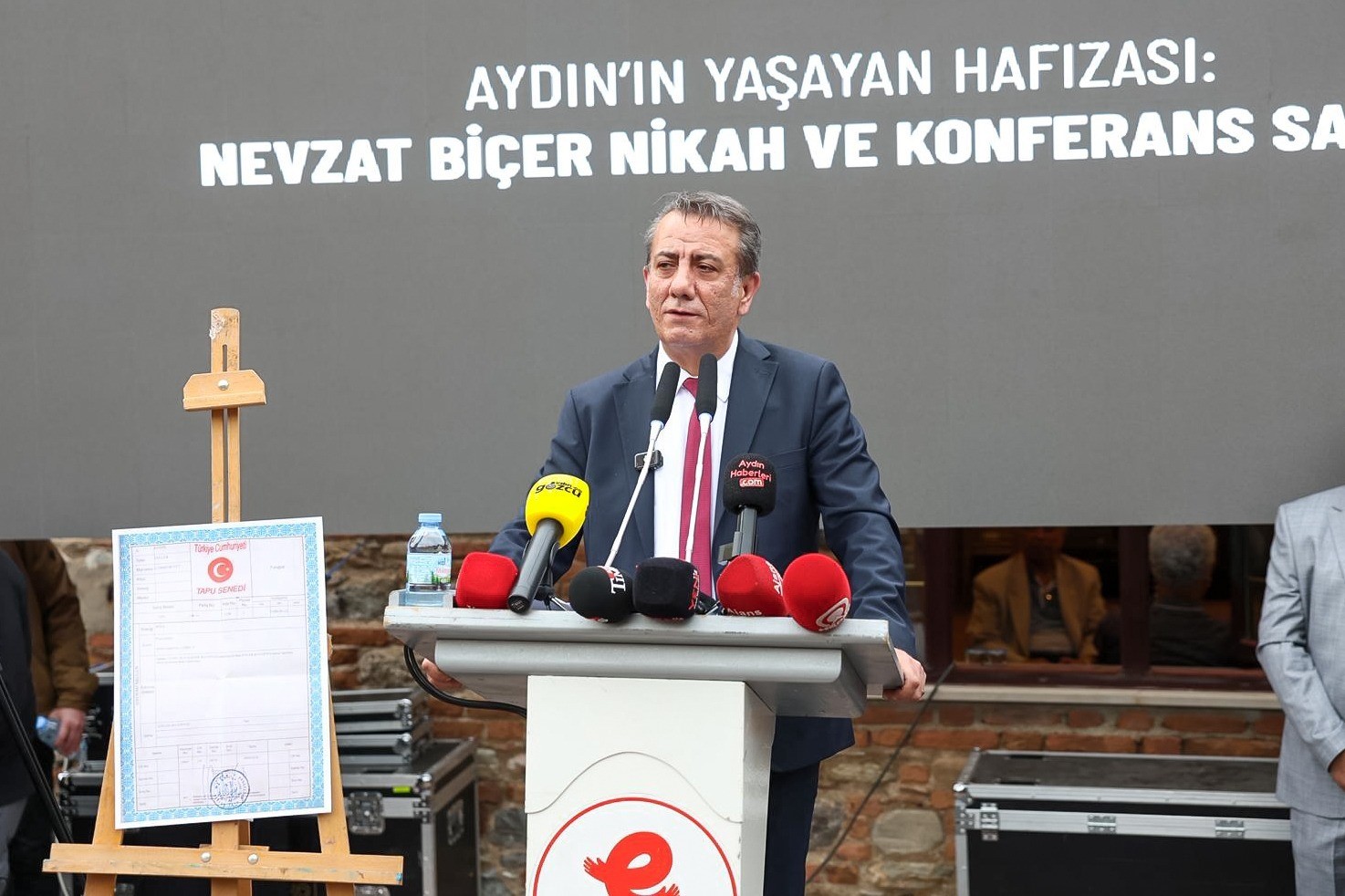 Başkan Yetişkin:  Nevzat Biçer bu kentin ortak değeridir 
?v=1