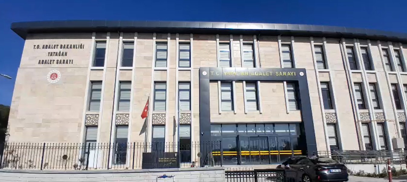 Muğla’da kurusıkı tabancayla tehditte bulunduğu iddiasıyla 18 yaşındaki şüpheli tutuklandı
?v=1