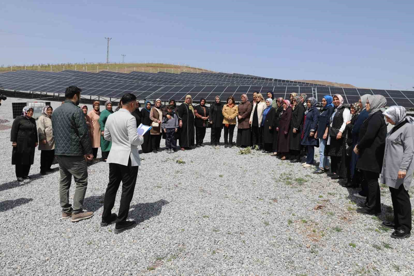Battalgazi Belediyesi proje ve yatırımları AK Parti Yeşilyurt Kadın Kolları’na tanıtıldı
?v=1