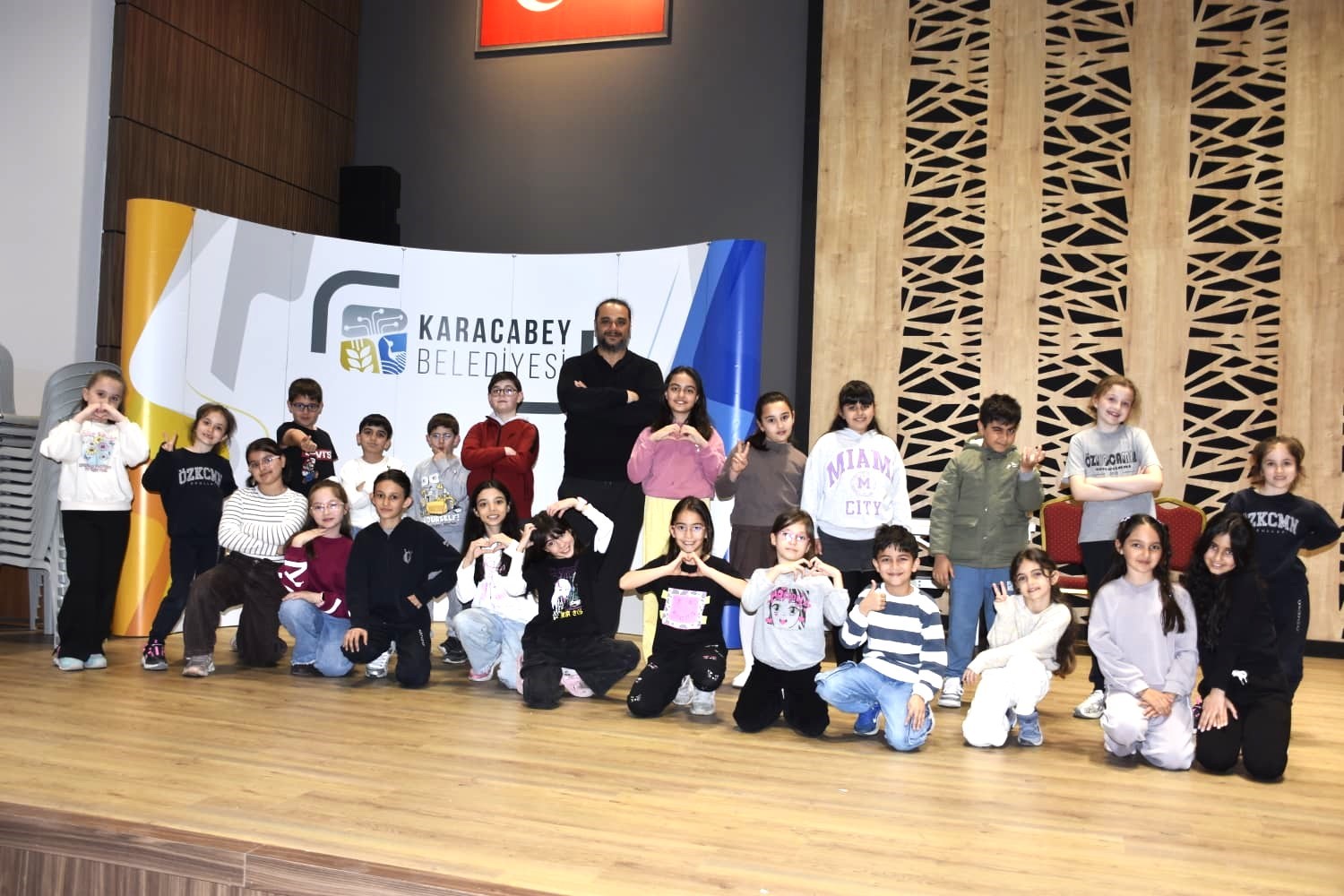 Karacabey Belediyesi çocuk tiyatro ekibi kuruldu
?v=1