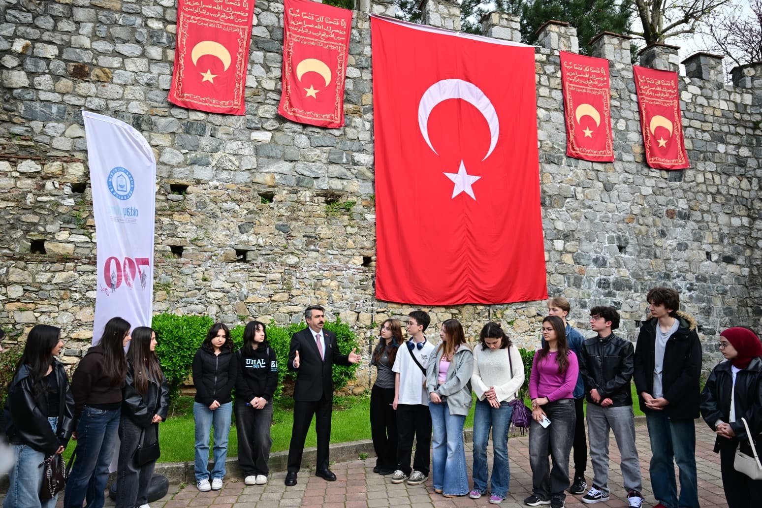 Başkan Yılmaz gençlere fethi anlattı
?v=1