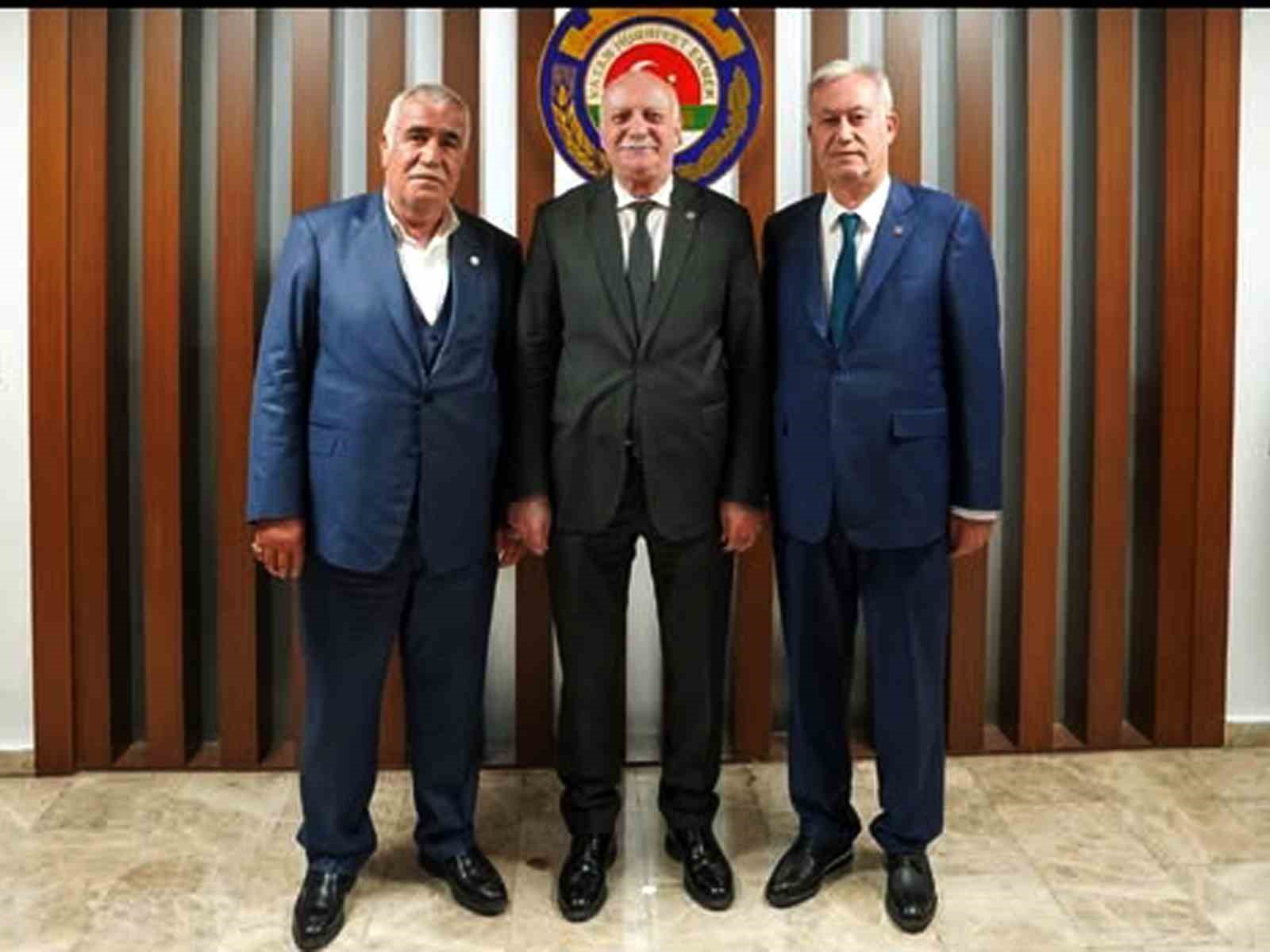 Altun’dan, Türkiye Ziraat Odaları Birliği Genel Başkanı Bayraktar’a ziyaret
?v=1