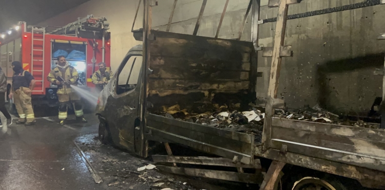 Sabiha Gökçen Havalimanı’nın 2. pistinin altındaki tünelde araç yangını paniğe neden oldu?v=1