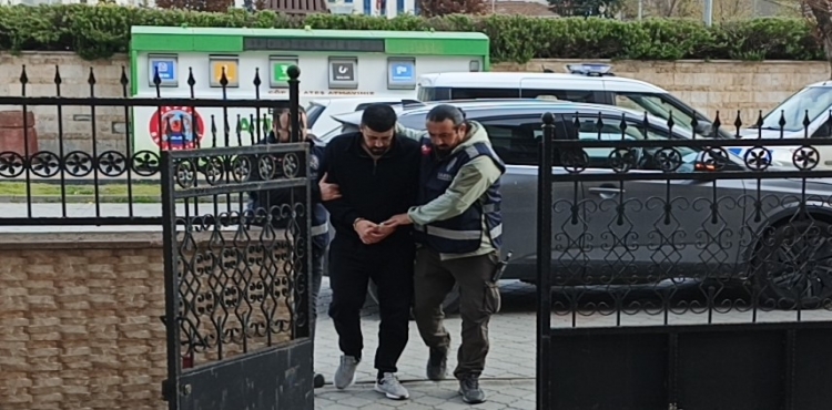 Bafra’daki cinayetin azmettiricisi ve kardeşi tutuklandı?v=1