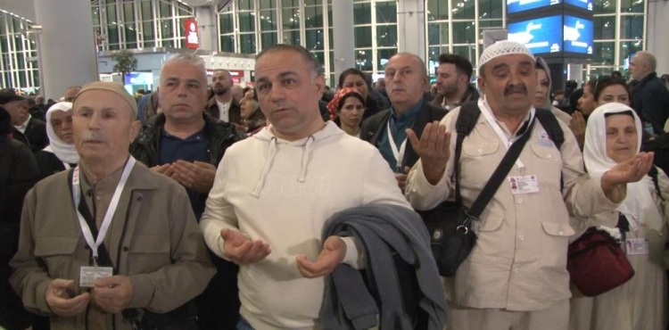 Yılın ilk hacı adayları İstanbul Havalimanı’ndan kutsal topraklara uğurlandı