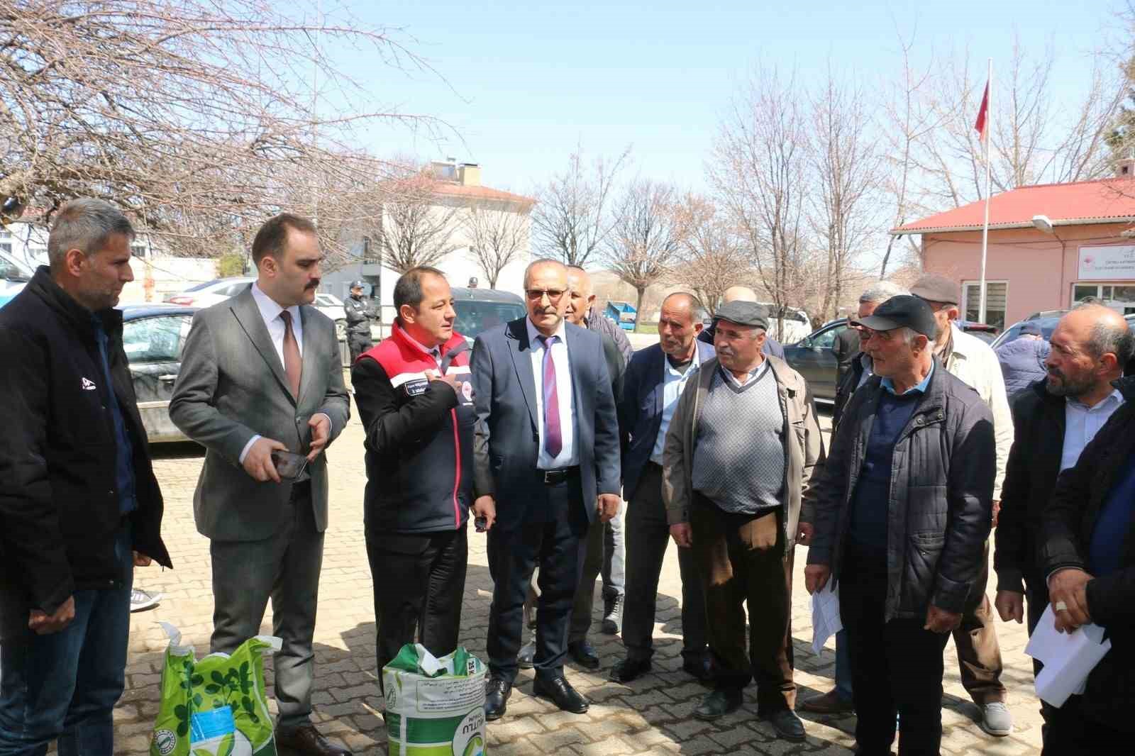 Çayırlı’da 133 çiftçiye 10 ton yonca tohumu desteği
?v=1