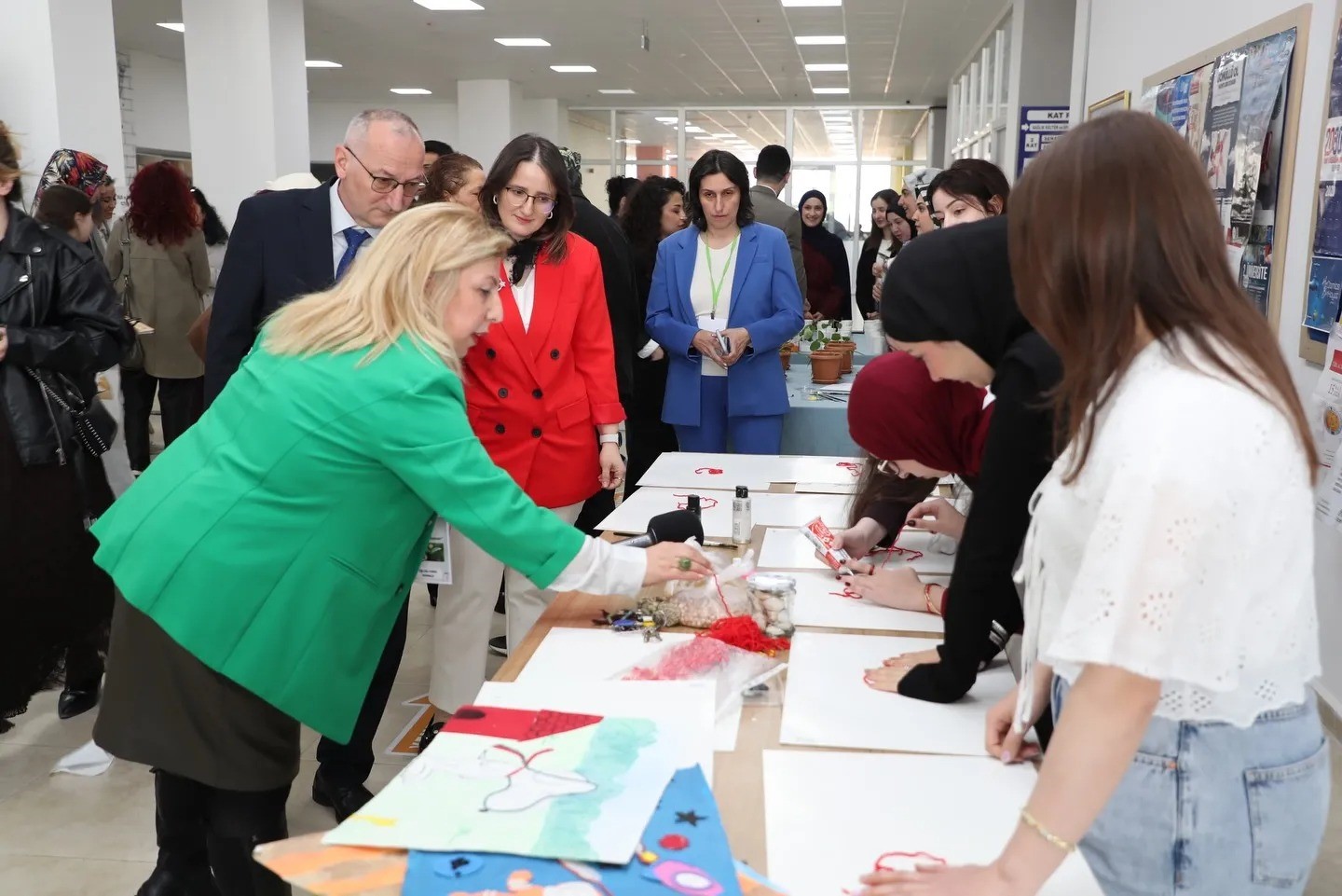 Sinop’ta bitkilerin dünyası tuvale taşındı
?v=1