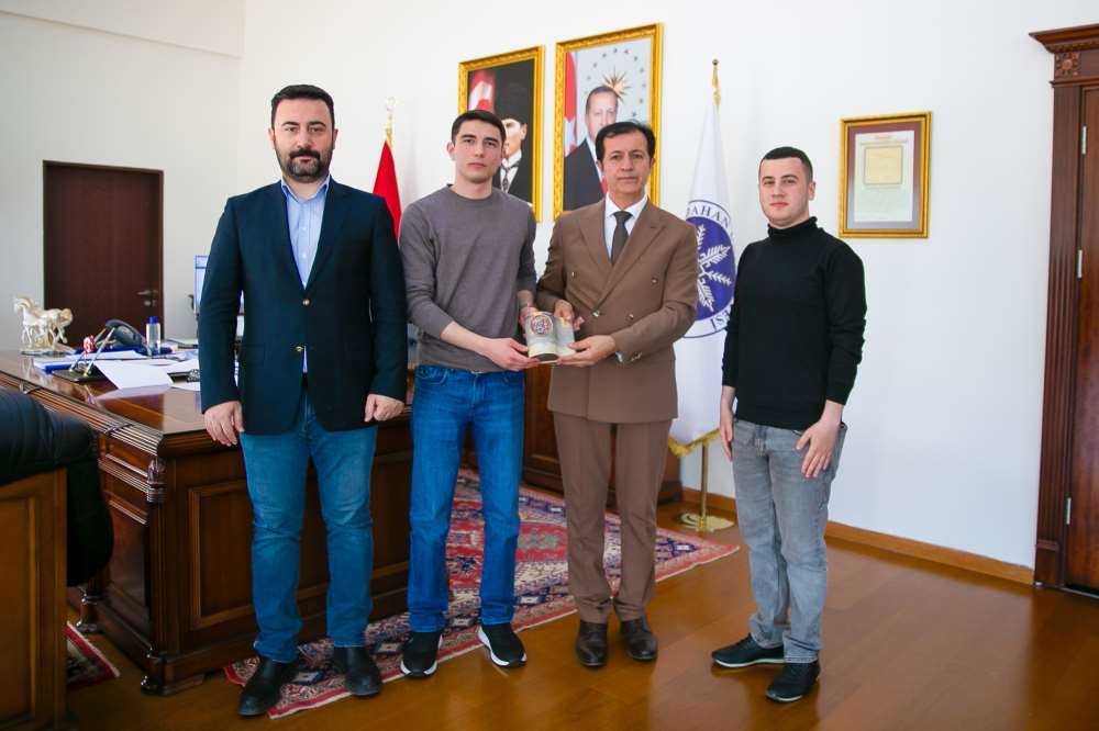 Ardahan Üniversitesi ile Bakü Slav Üniversitesi arasında eğitimde iş birliği ve staj programı
?v=1