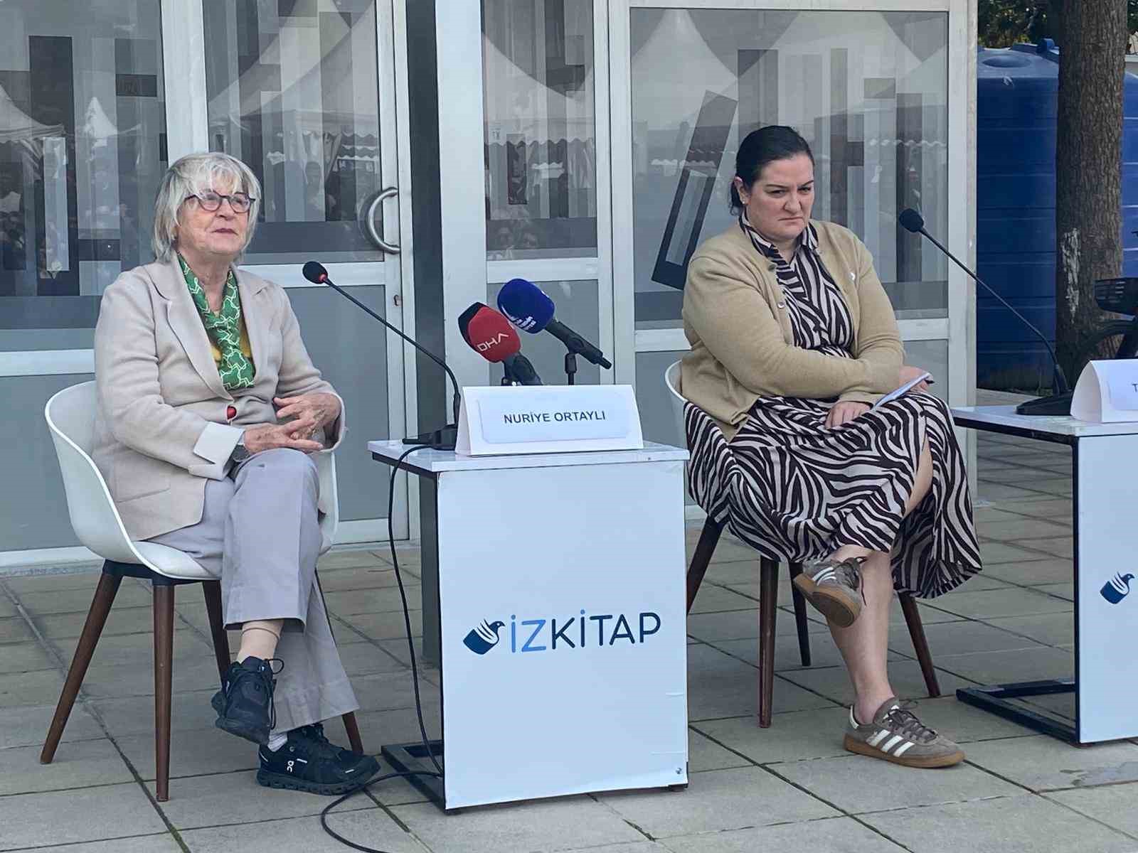 İlber Ortaylı, İzmir’de adını taşıyan kütüphane önünde anıldı
?v=1