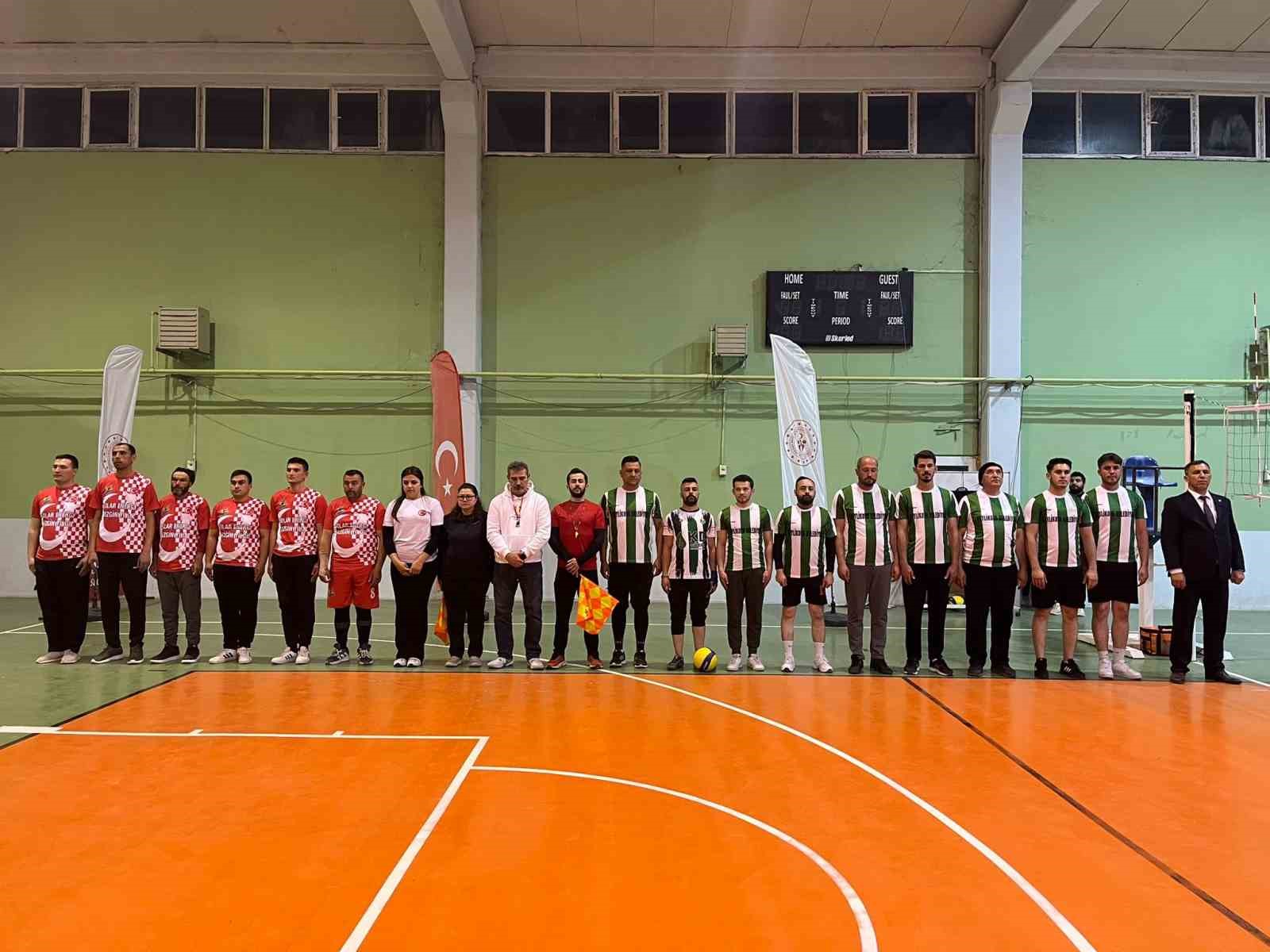 Beylikova’da voleybol turnuvası görkemli finalle tamamlandı
?v=1