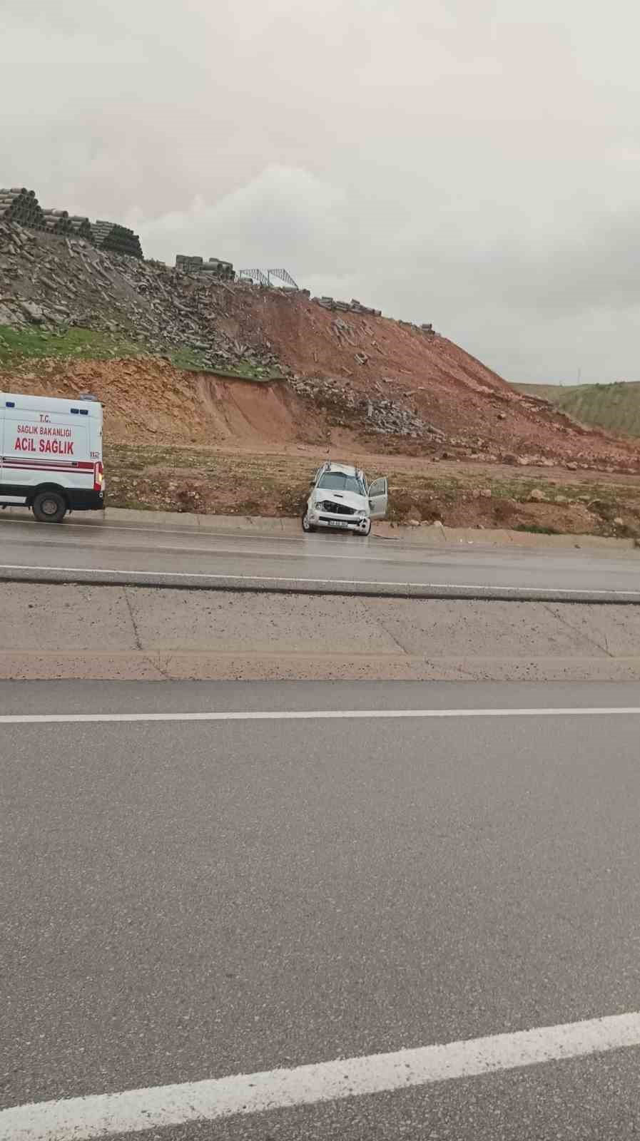 Siirt’te araç takla attı: 2 yaralı
?v=1