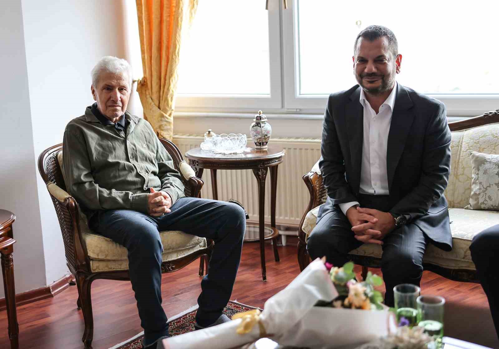 Trabzonspor eski başkanı Atay Aktuğ hayatını kaybetti
?v=1