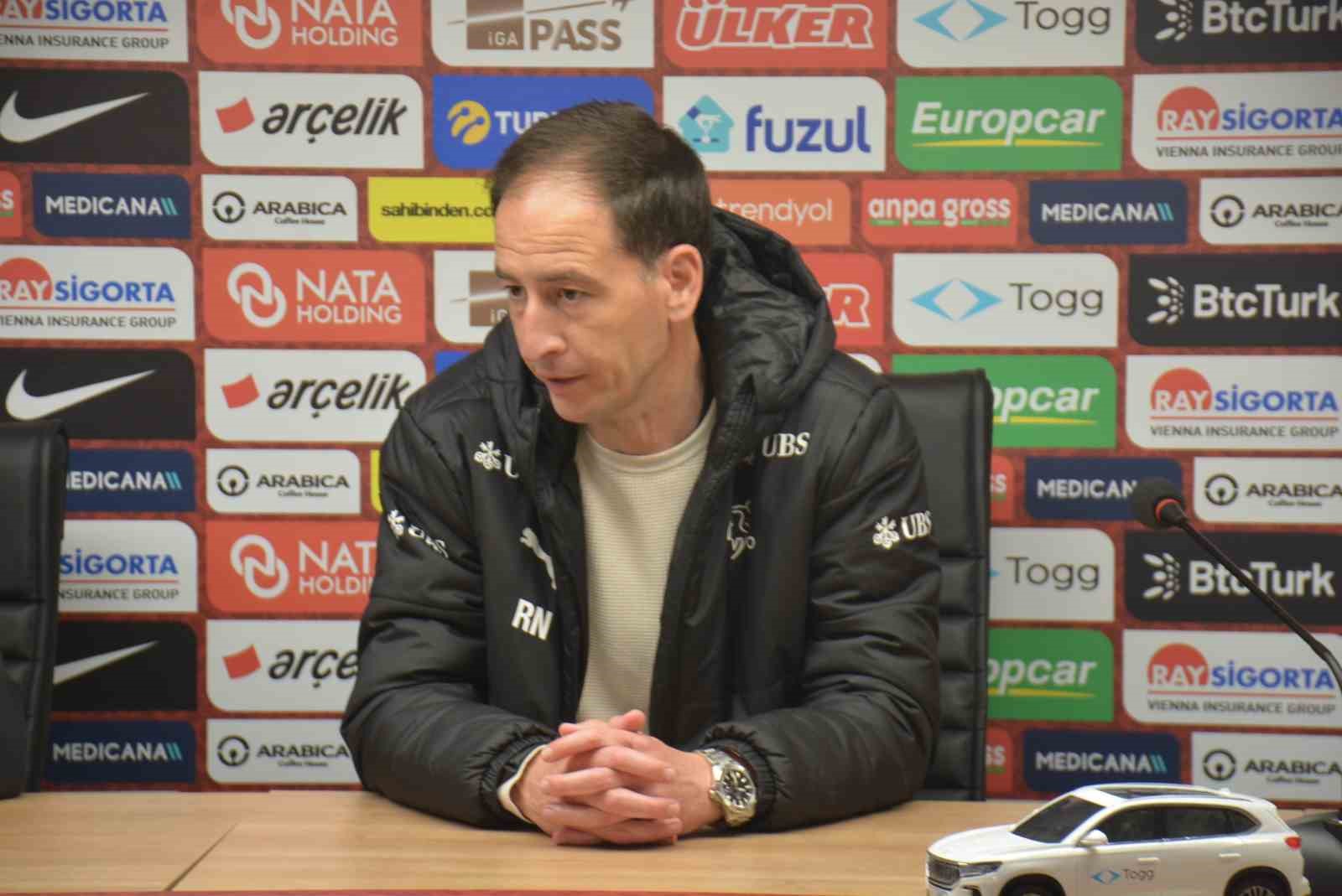 Necla Güngör Kıragası:  İsviçre’ye karşı ilk defa bir puan aldık 
?v=1