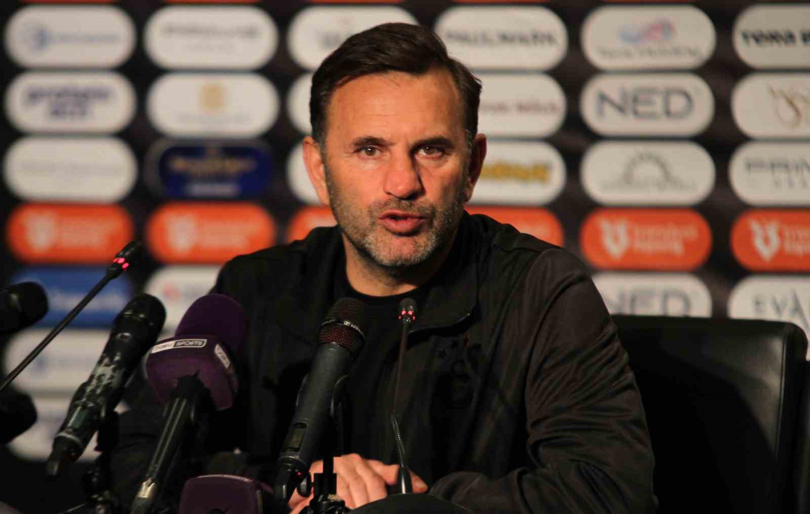 Okan Buruk:  Oyun içerisinde 2-2 olursa, 1 gol daha yersek duygusunu yaşadık 
?v=1