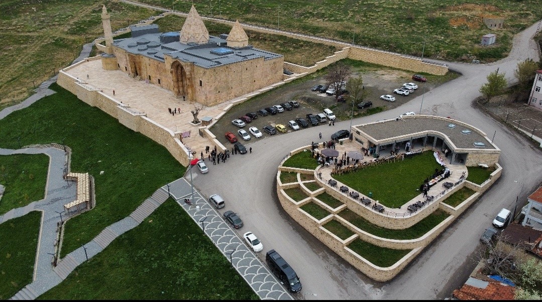  Taştaki gizem, ruhtaki huzur’ 8 asırlık camide anlamlı etkinliğe ev sahipliği yaptı
?v=1