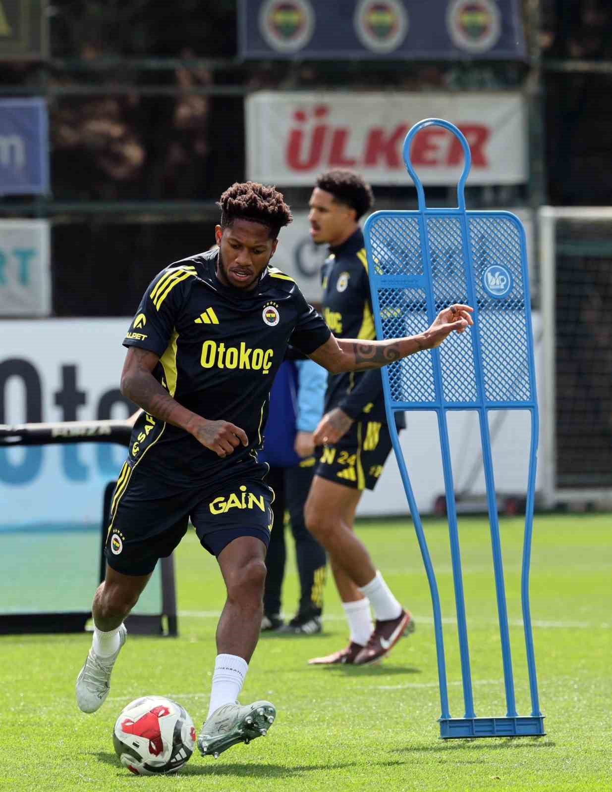 Fenerbahçe, Konyaspor maçı hazırlıklarına başladı
?v=1