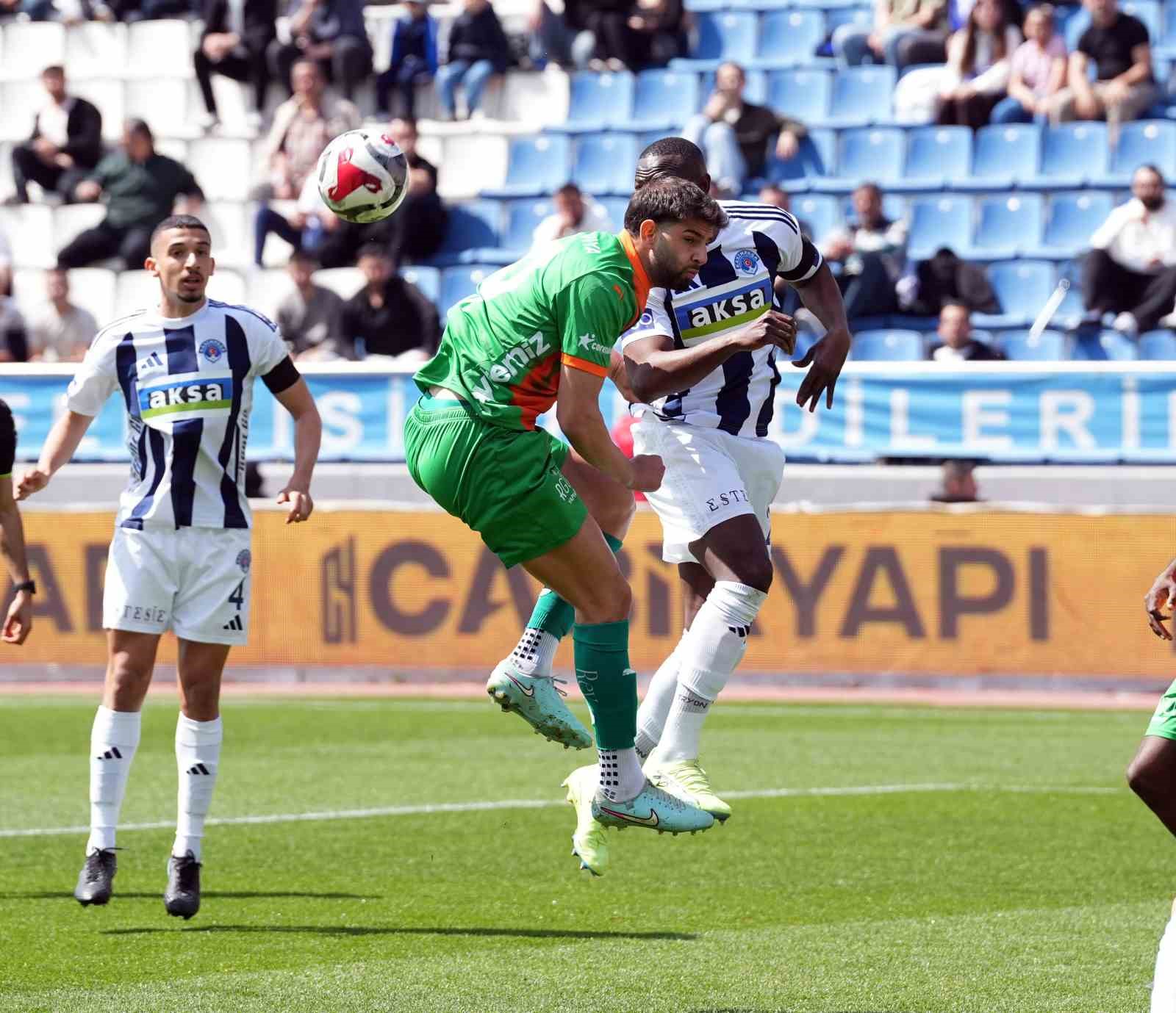 Trendyol Süper Lig: Kasımpaşa: 0 - Corendon Alanyaspor: 0 (Maç devam ediyor)
?v=1