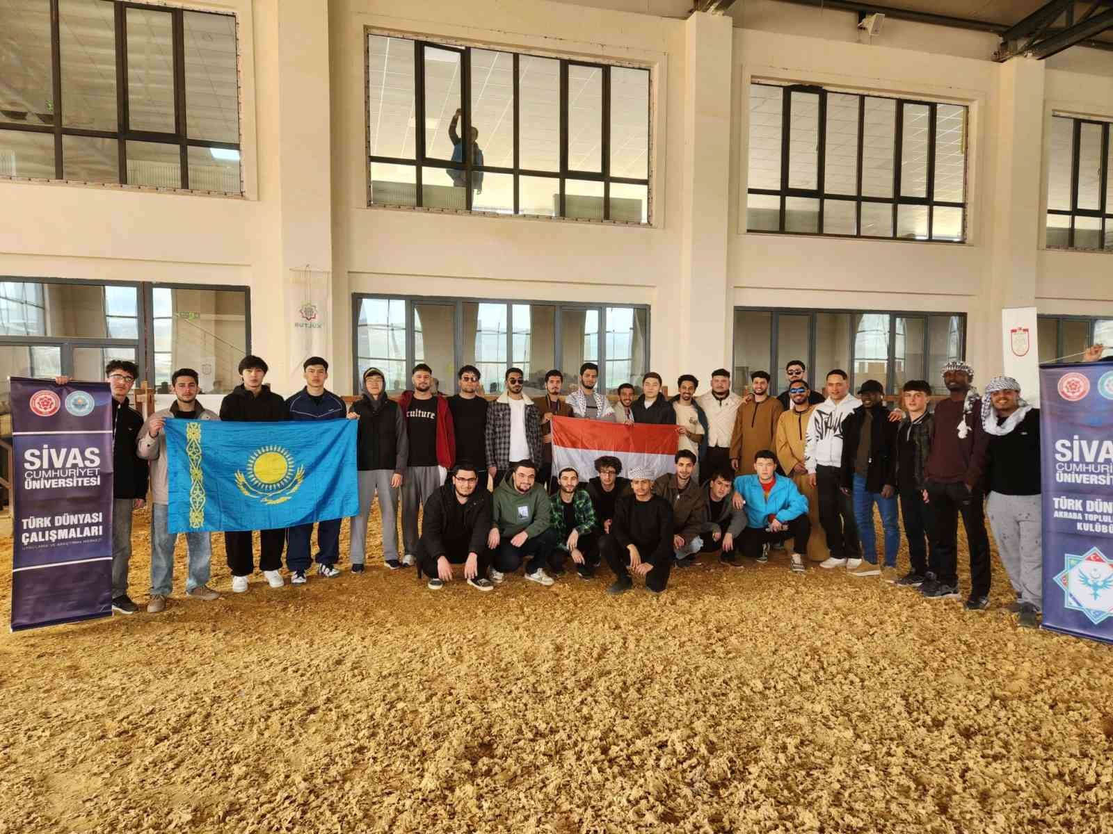 Sivas’ta eğitim gören uluslararası üniversite öğrencileri, Türk Dünyası Gençlik Kampı’nda bir araya geldi
?v=1