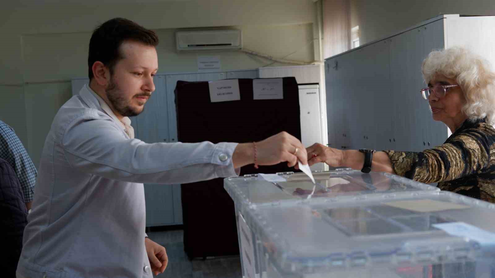 ⁠Bursa’da Bulgaristan Türkleri sandık başında
?v=1