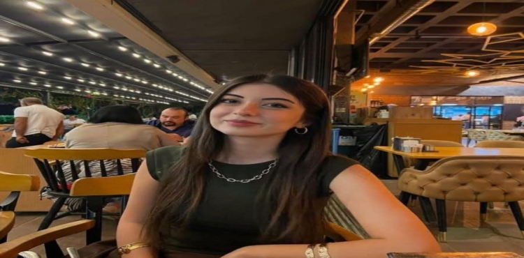 Alev alan otomobilde hayatını kaybeden 25 yaşındaki doktor son yolculuğuna uğurlandı?v=1