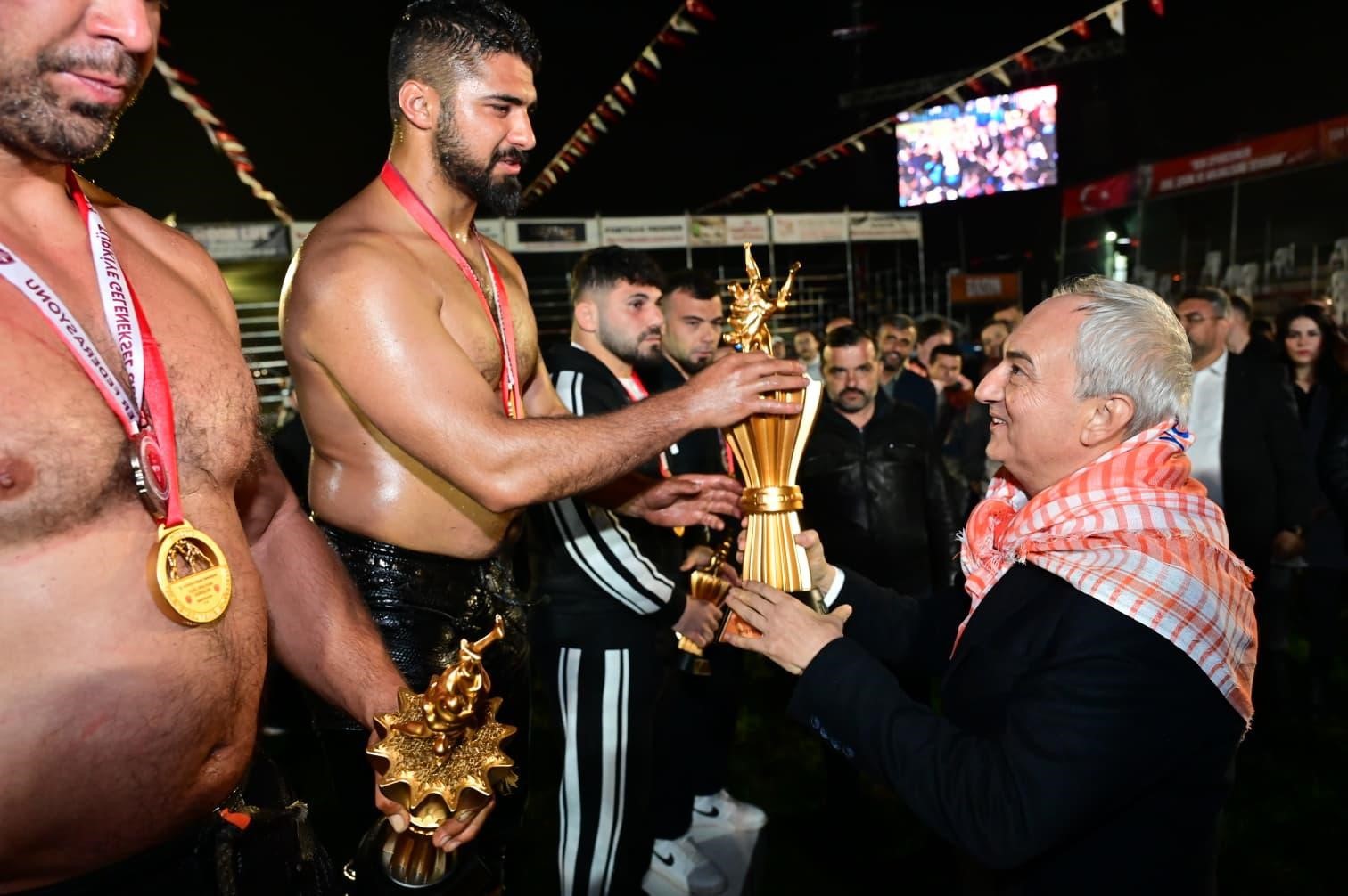 Kepez’in başpehlivanı Enes Doğan
?v=1