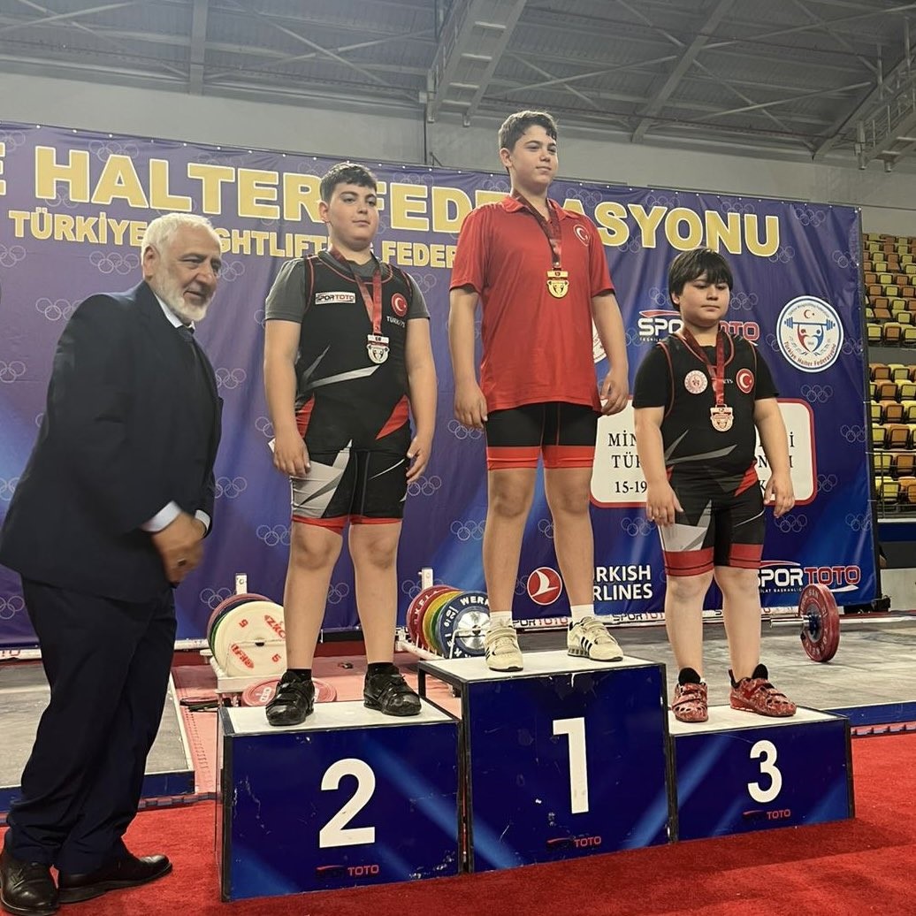 Minik halterci Taha Toprak, Türkiye 2’ncisi oldu
?v=1