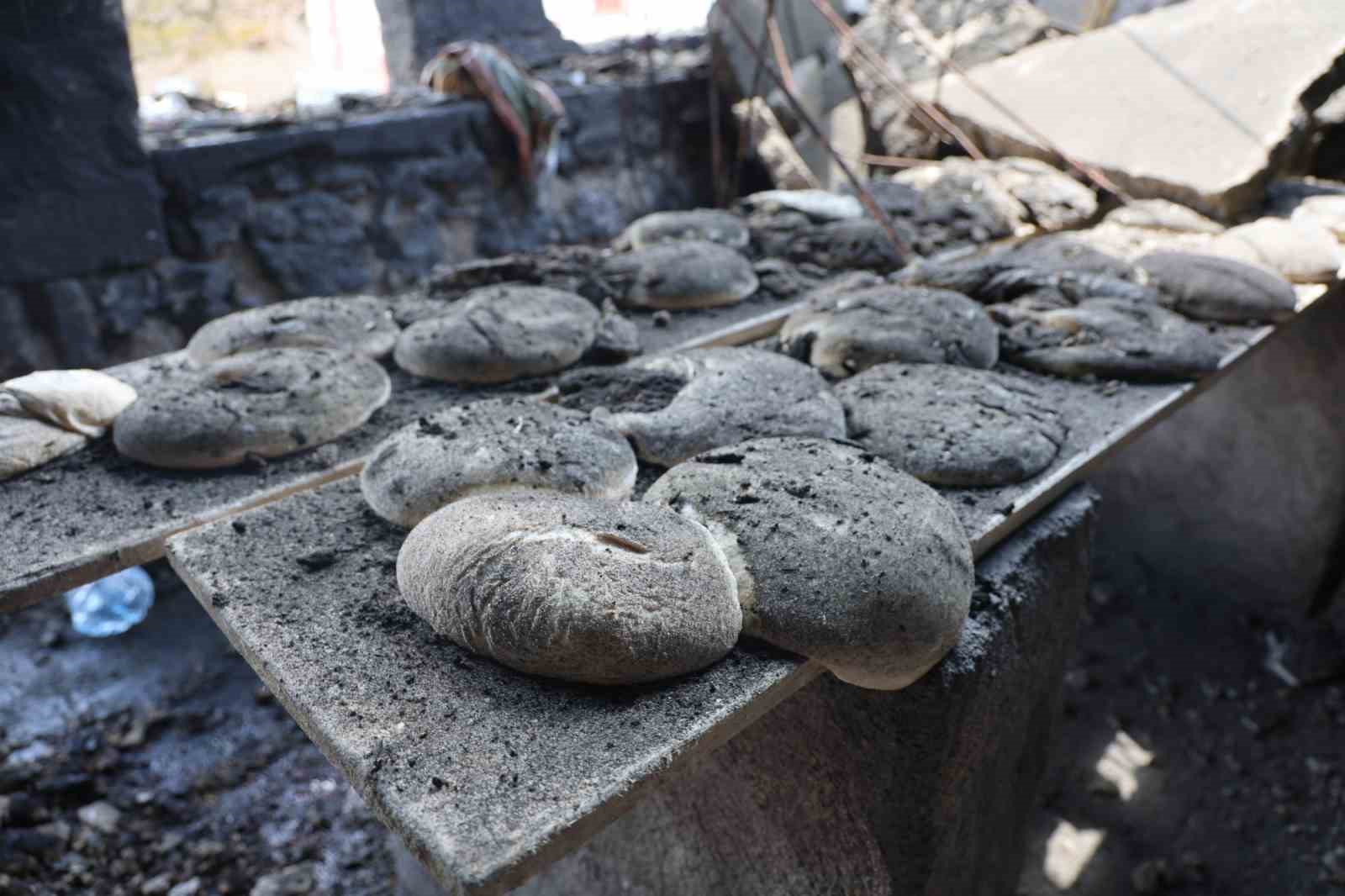 Köy fırının tavanı çöktü: 1 kişi hayatını kaybetti
?v=1