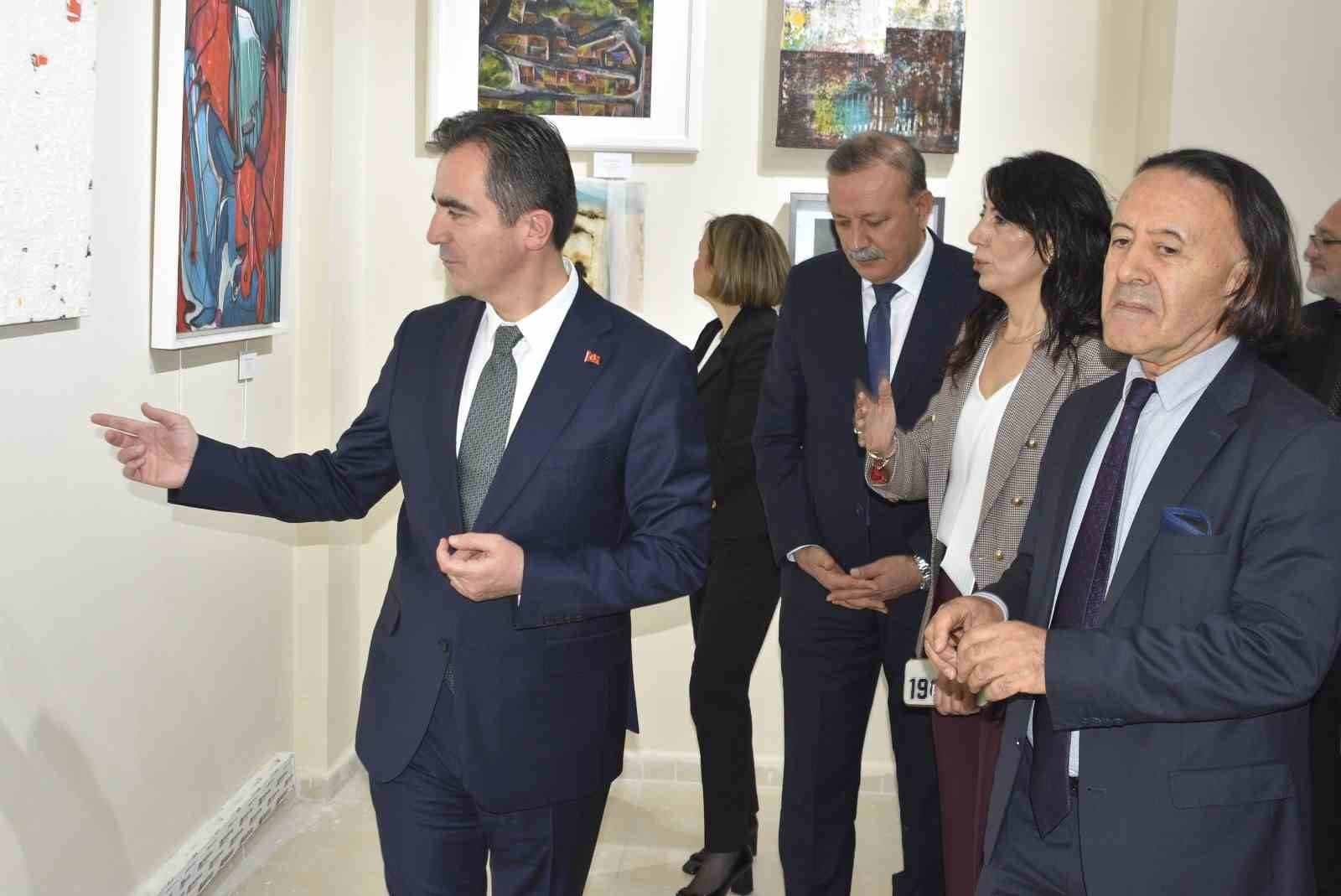 Bitlis’te ‘Sanat Buluşmaları’ etkinliği düzenlendi
?v=1