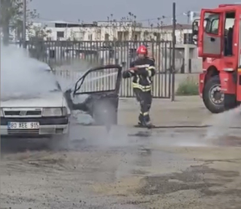 Osmaniye’de park halindeki otomobil alev alev yandı
?v=1