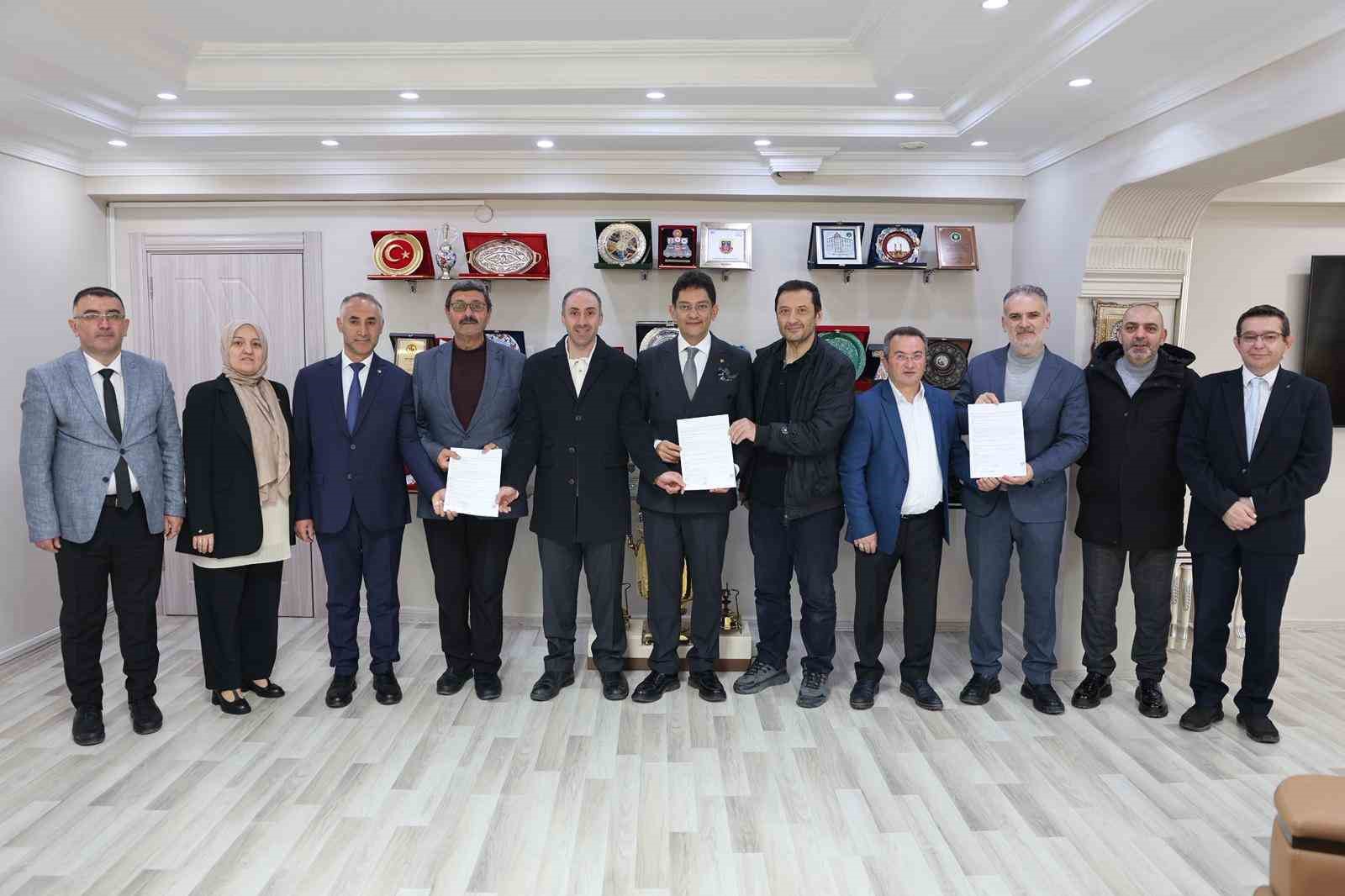 Başkan Oral:  Birliktelik ve kümelenme ile Erzurum ticaretine yeni bir ufuk açıyoruz 
?v=1