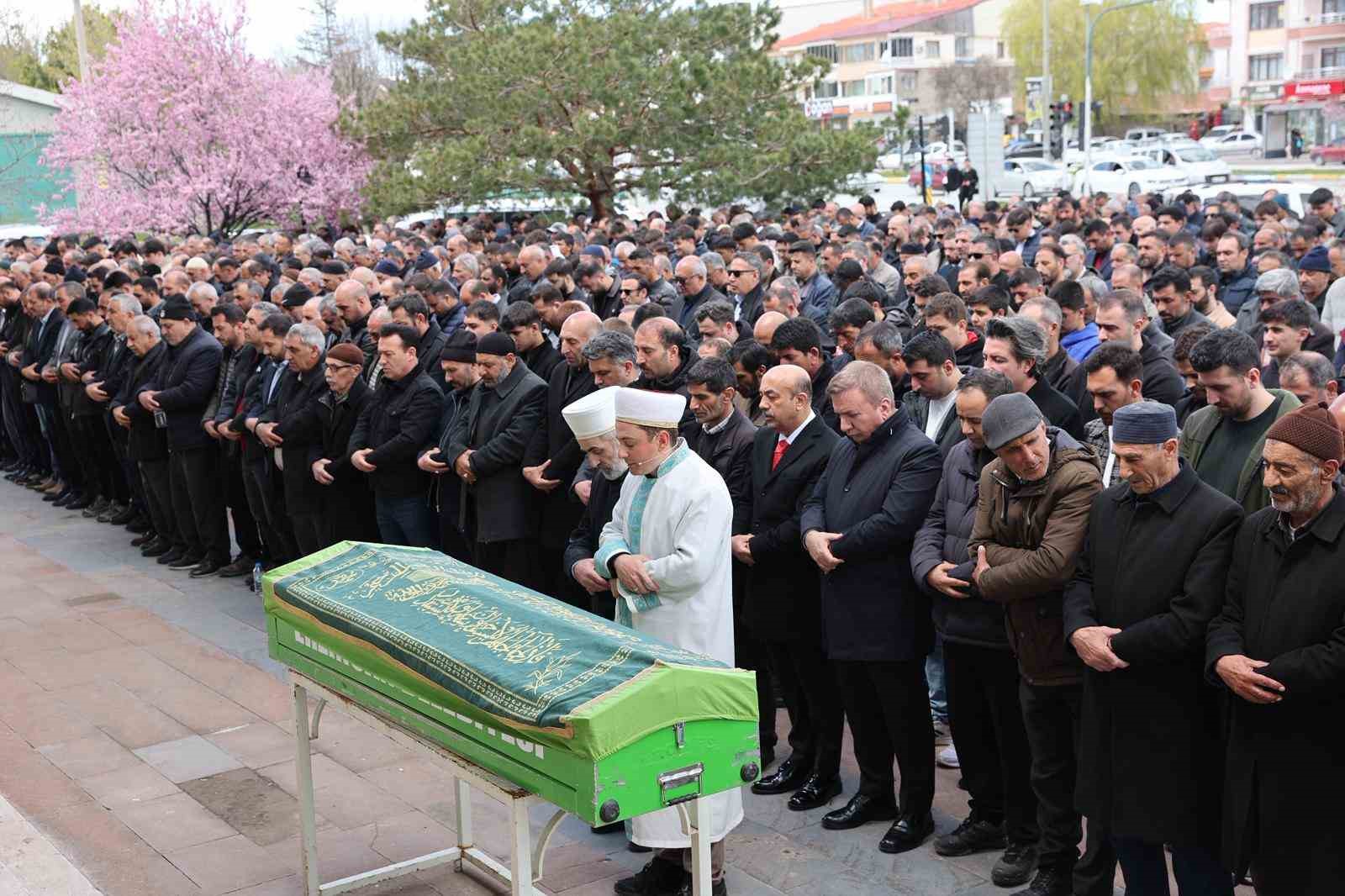 Eğitim camiasını yasa boğan veda
?v=1