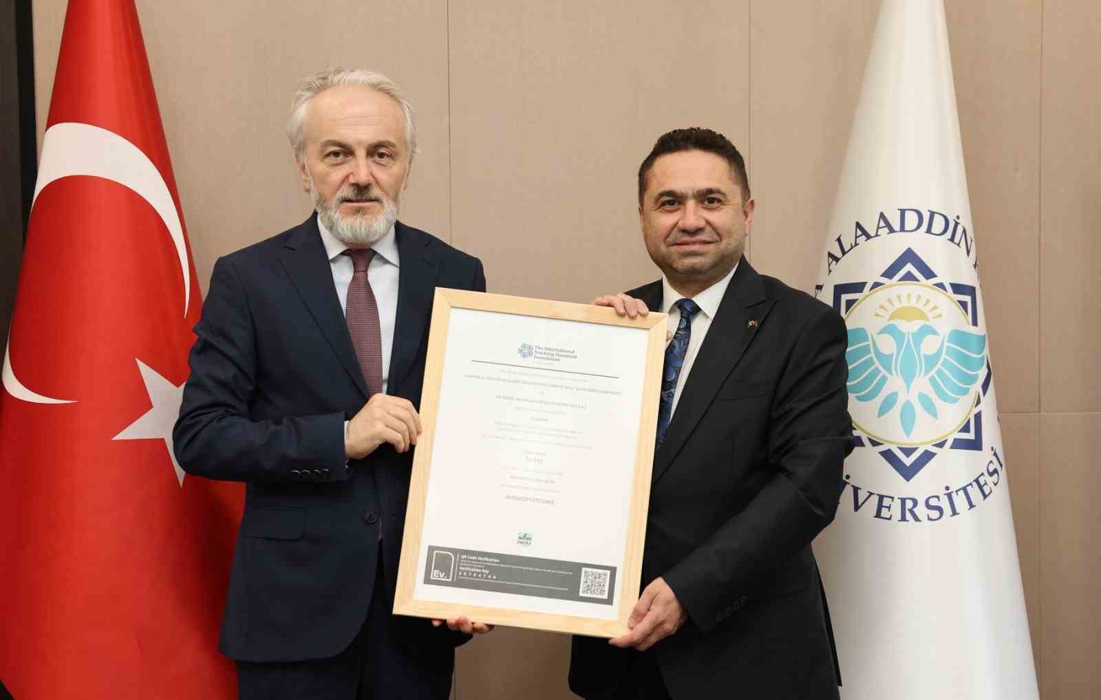 ALKÜ, yeşil enerjide Türkiye’nin ilk üniversitesi oldu
?v=1