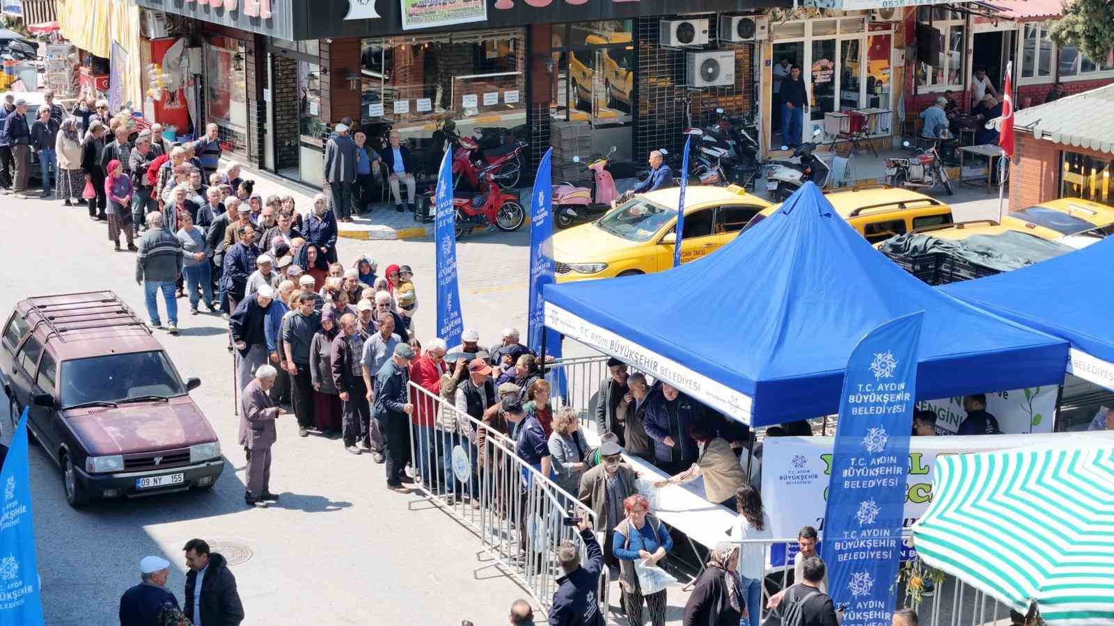 Büyükşehir’in ’Ata Tohumları’ Bozdoğan’da vatandaşlarla buluştu
?v=1