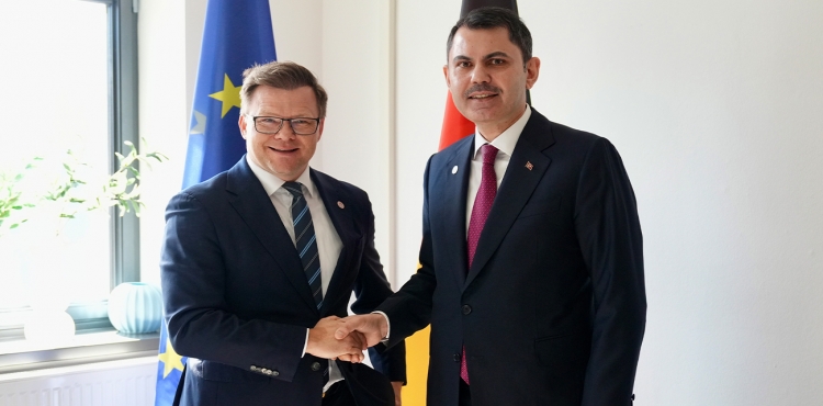 Bakan Kurum, BM İcra Sekreteri Stiell ve İngiliz, Alman ve Japon mevkidaşları ile görüştü?v=1