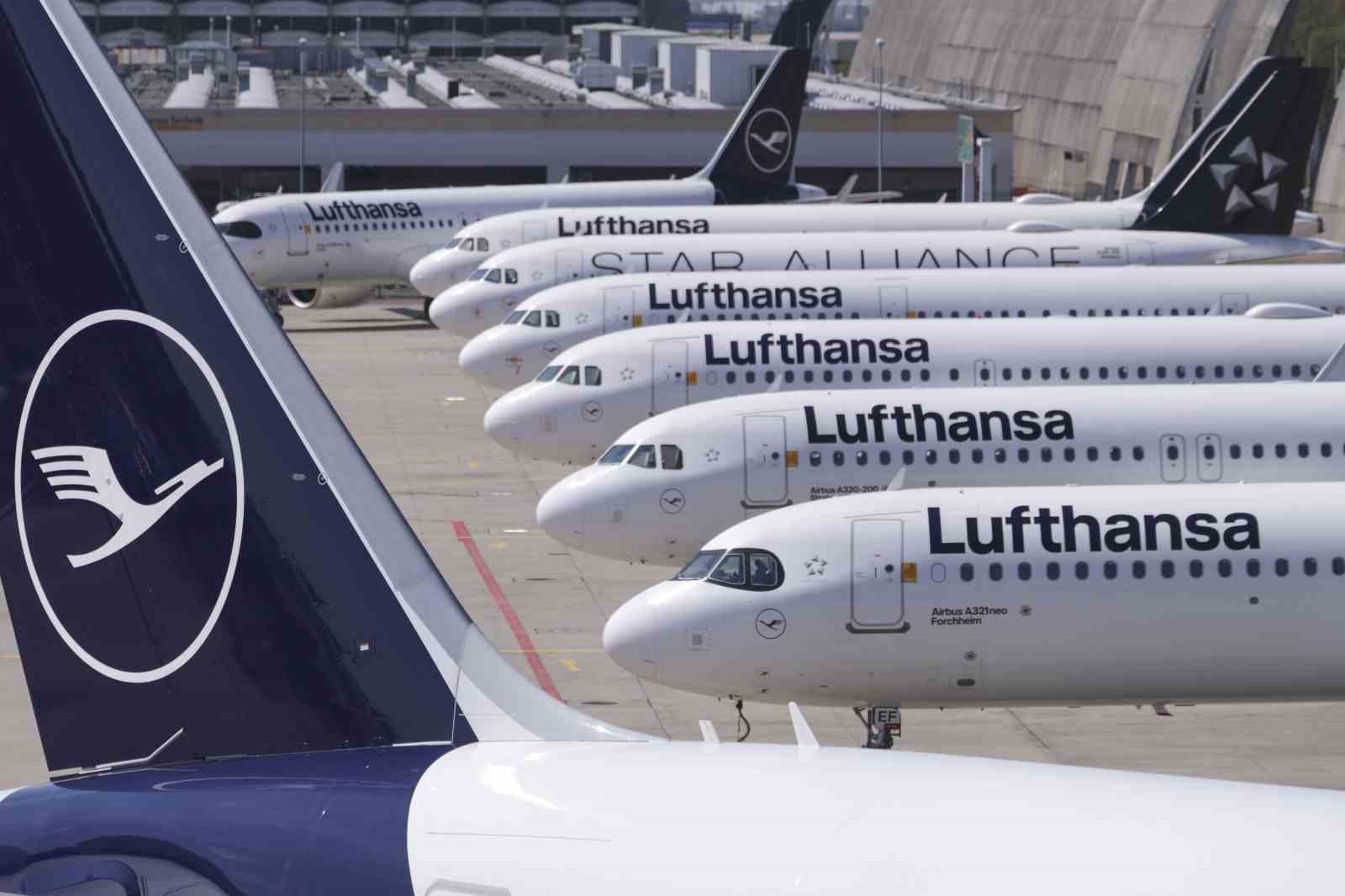 Lufthansa yakıt fiyatlarındaki artış nedeniyle ekim ayına kadar 20 bin uçuşu iptal etti
?v=1