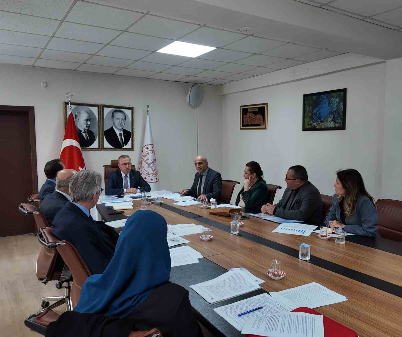 Eskişehir’deki okullarda verilen rehberlik hizmetleri değerlendirildi
?v=1