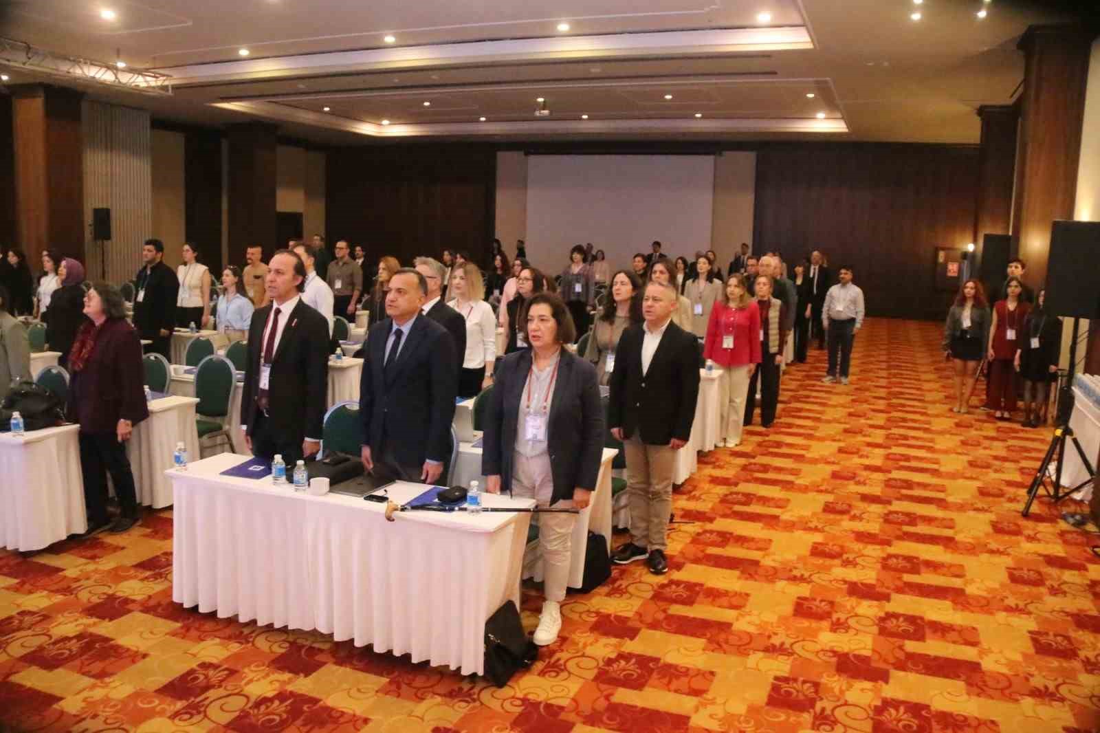 Bilim dünyası Parkinson’da geleceğin tedavilerini konuştu
?v=1