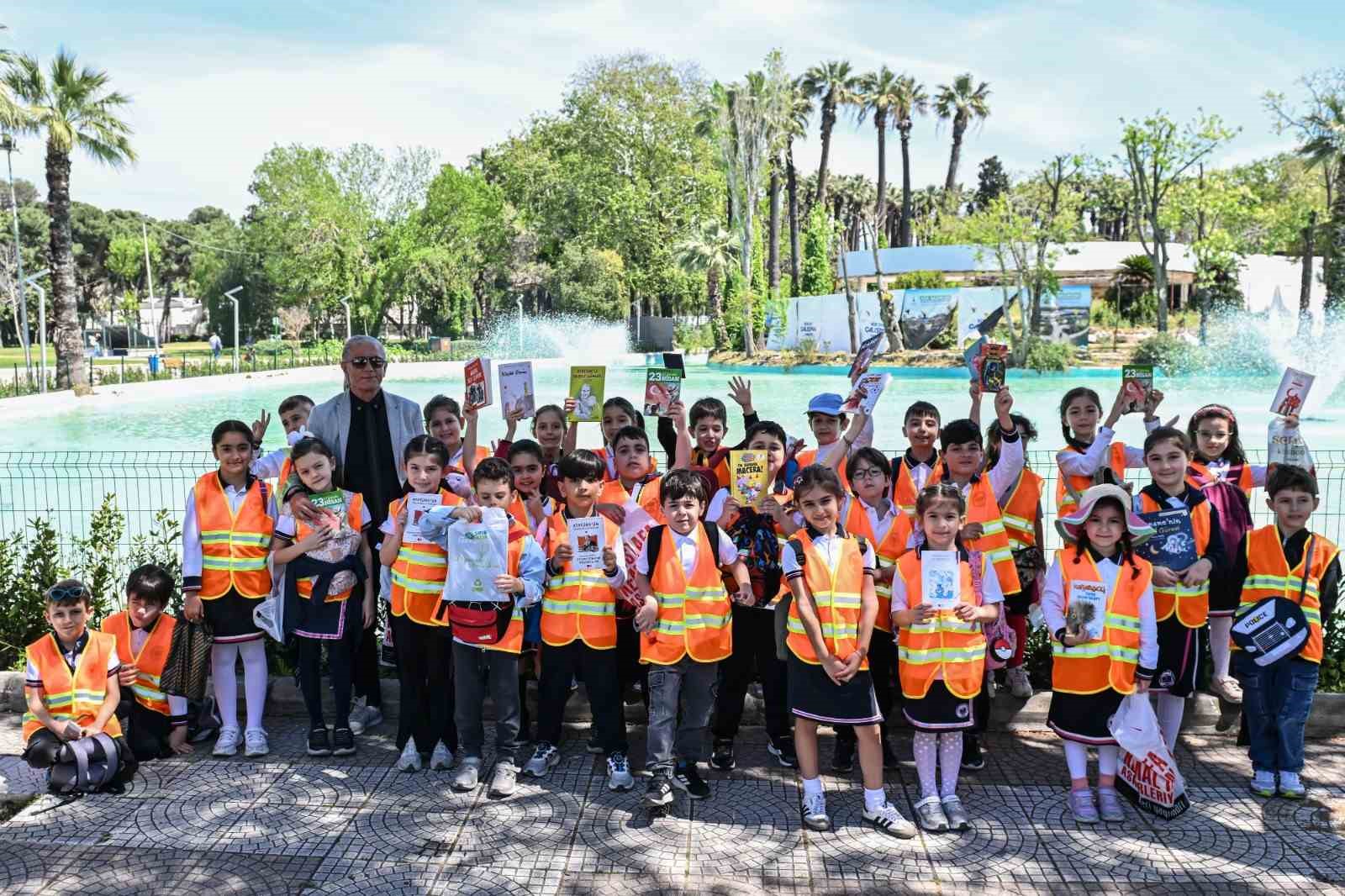 İZKİTAP öğrencilerin buluşma noktası oldu
?v=1