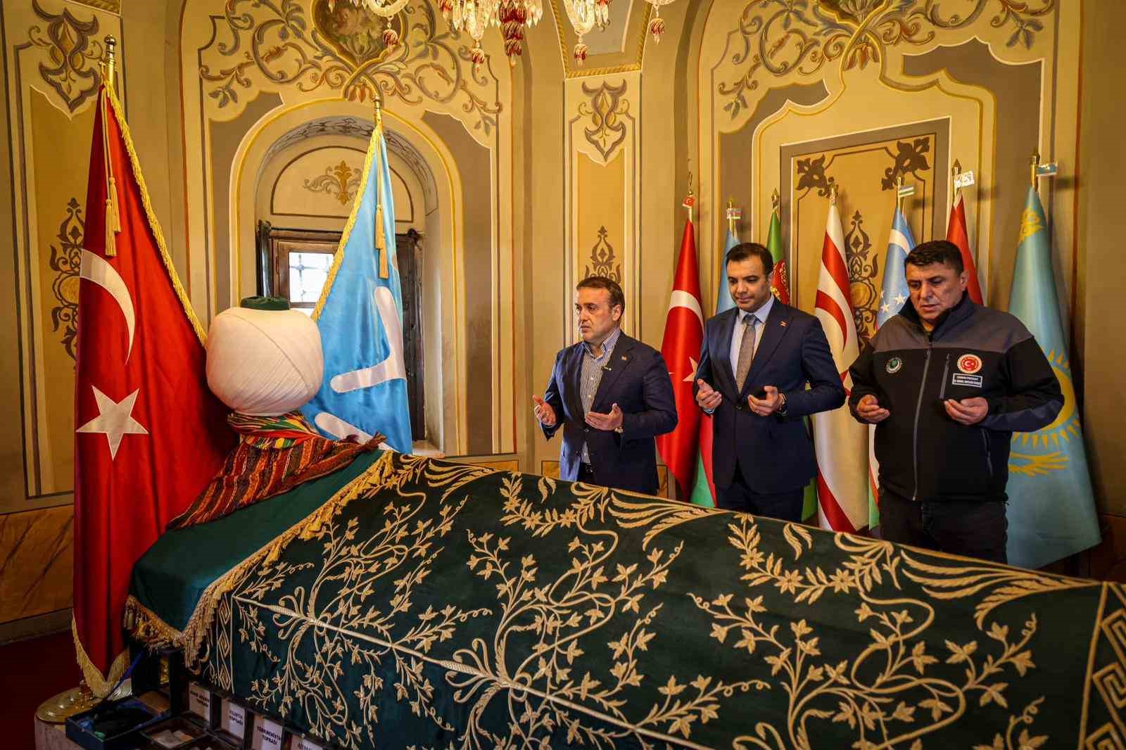 Vali Sözer, Ertuğrul Gazi Türbesi’nde dua etti
?v=1