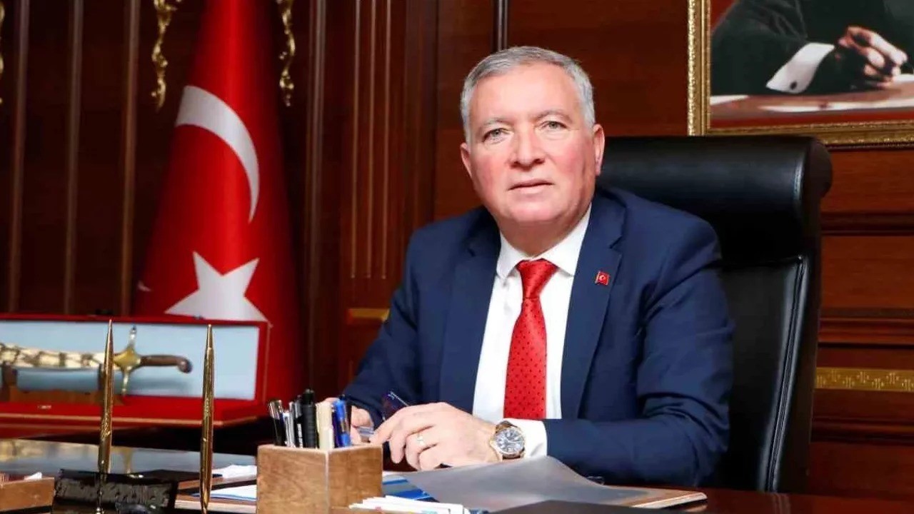 Başkan Kepenek:  Geleceğin mimarı çocuklarımızın bayramı kutlu olsun 
?v=1