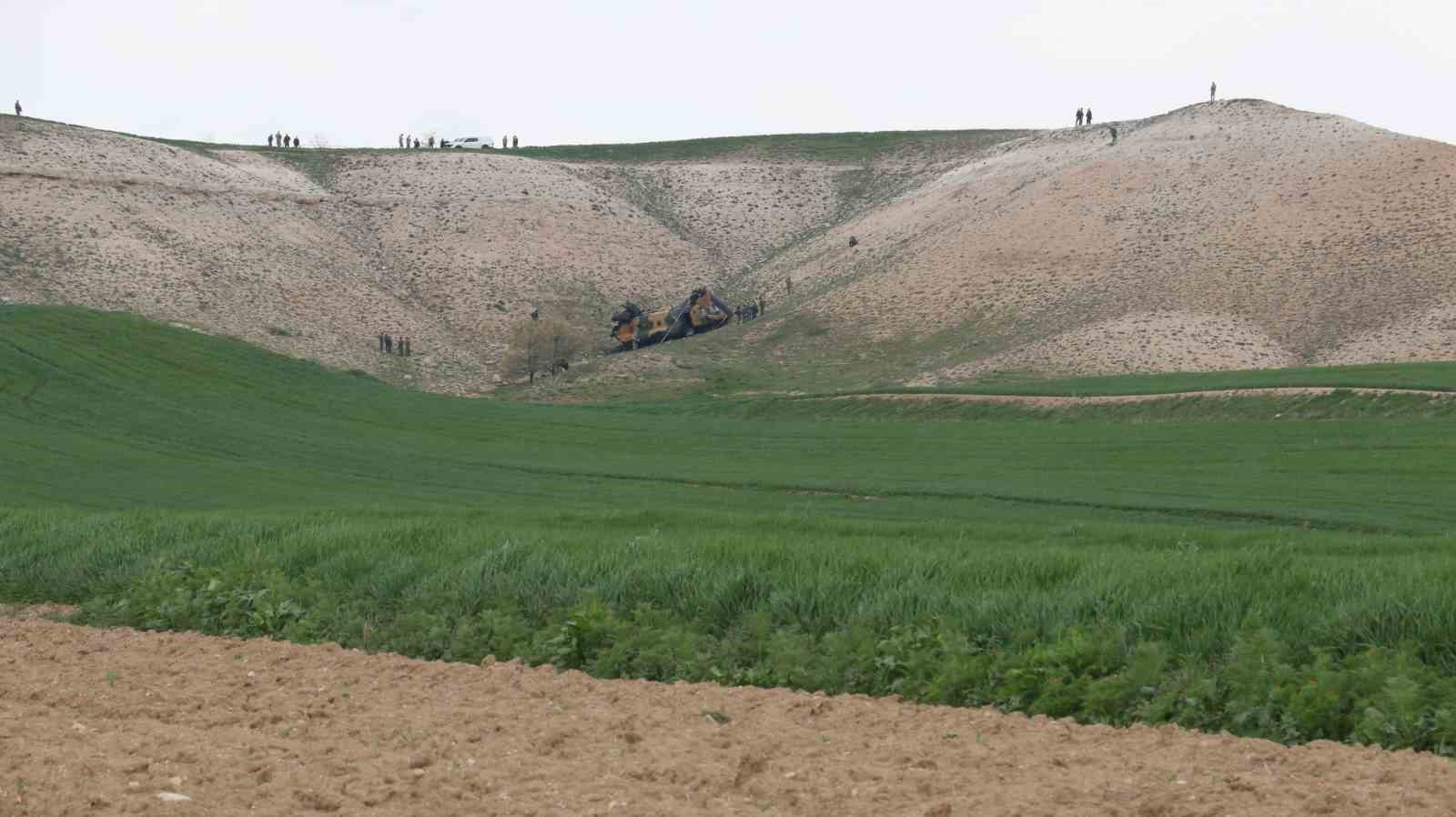 Ankara’da kaza kırıma uğrayan helikopterle ilgili incelemeler devam ediyor
?v=1