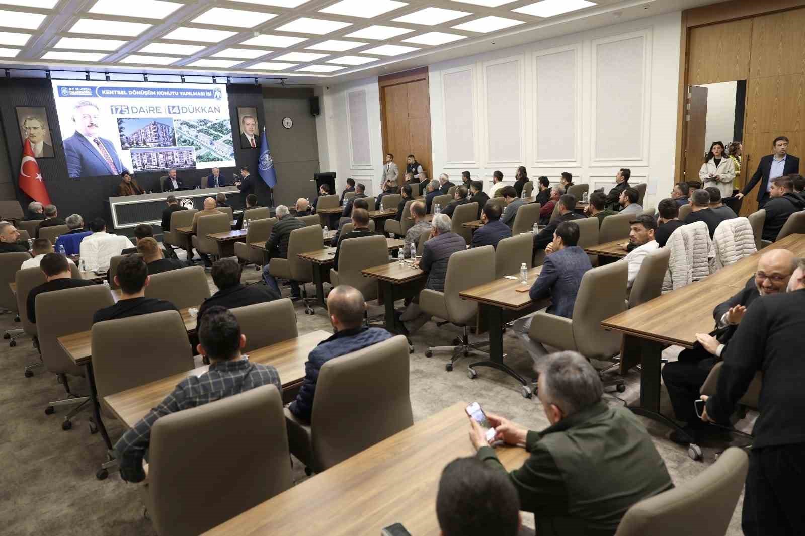 Melikgazi Belediyesi, kentsel dönüşüm çalışmalarına yeni mahalleler ile tam gaz devam ediyor
?v=1