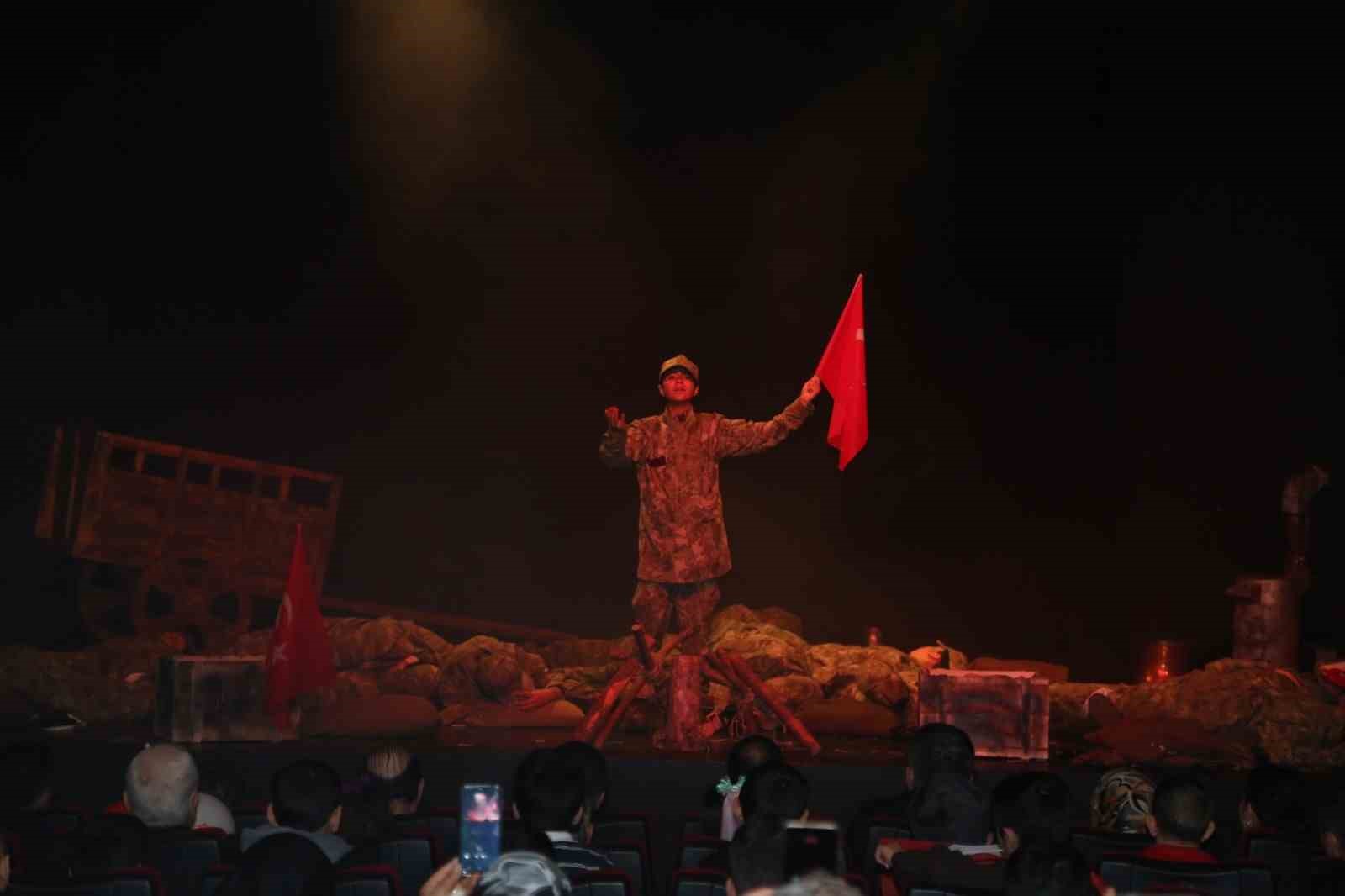 Erzurum’da Çanakkale ruhu sahneye taşındı
?v=1