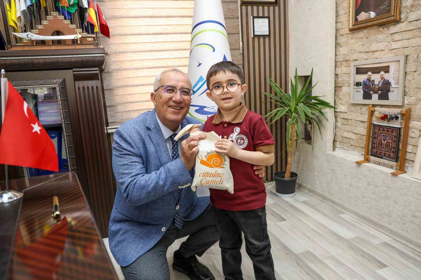 Azerbaycanlı öğrencilerden Çameli’ne kardeşlik ziyareti
?v=1