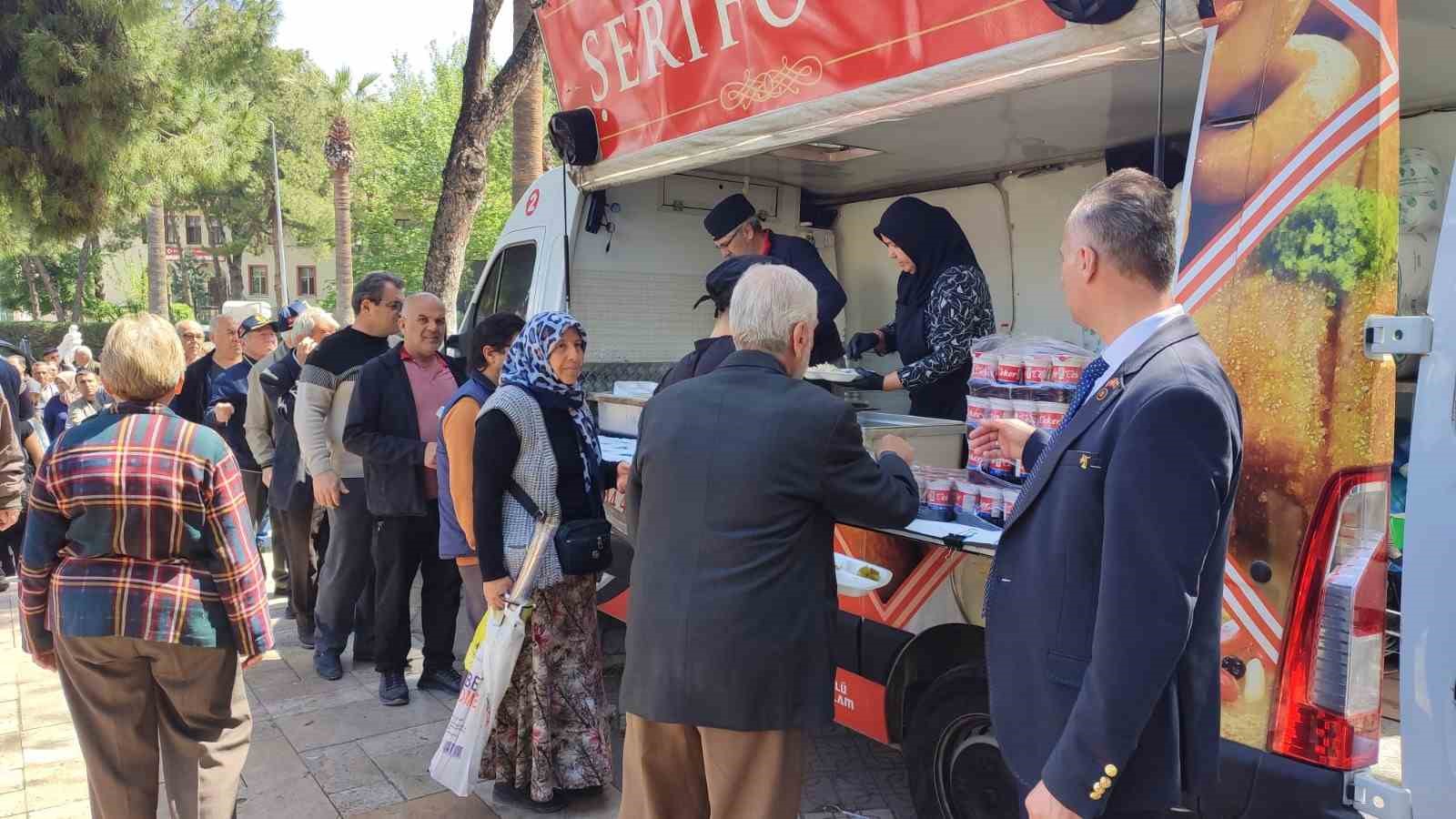 Denizli’de şehit ve gaziler için 2 bin kişilik hayır
?v=1